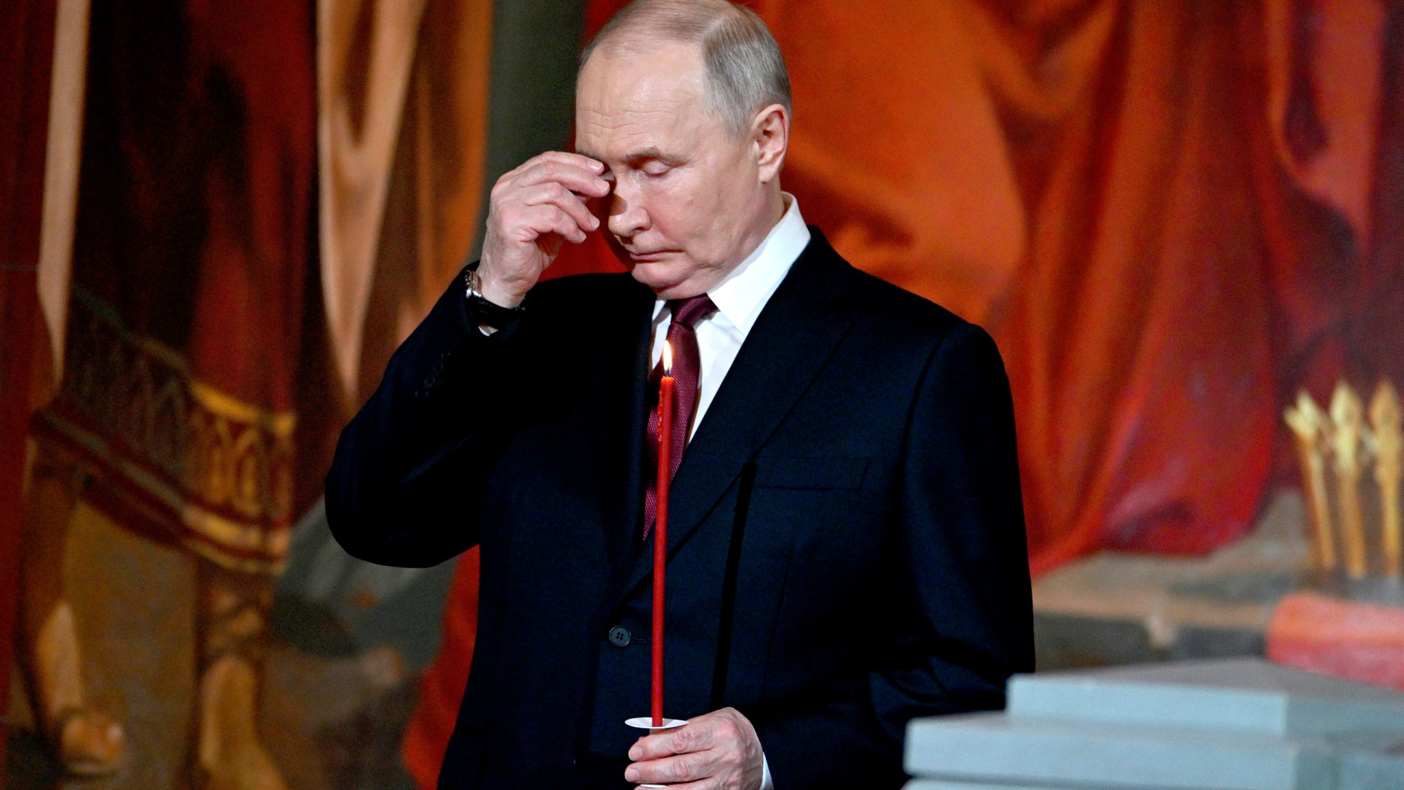 Путин поздравил православных христиан с Пасхой