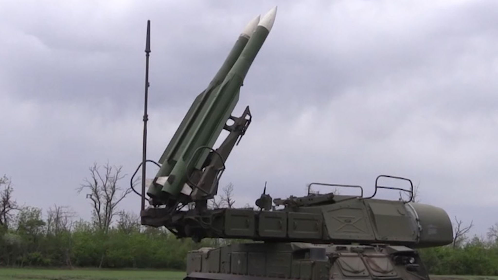 Расчеты ЗРК "Бук-М1" группировки войск "Восток" успешно сбивают все типы иностранных ракет