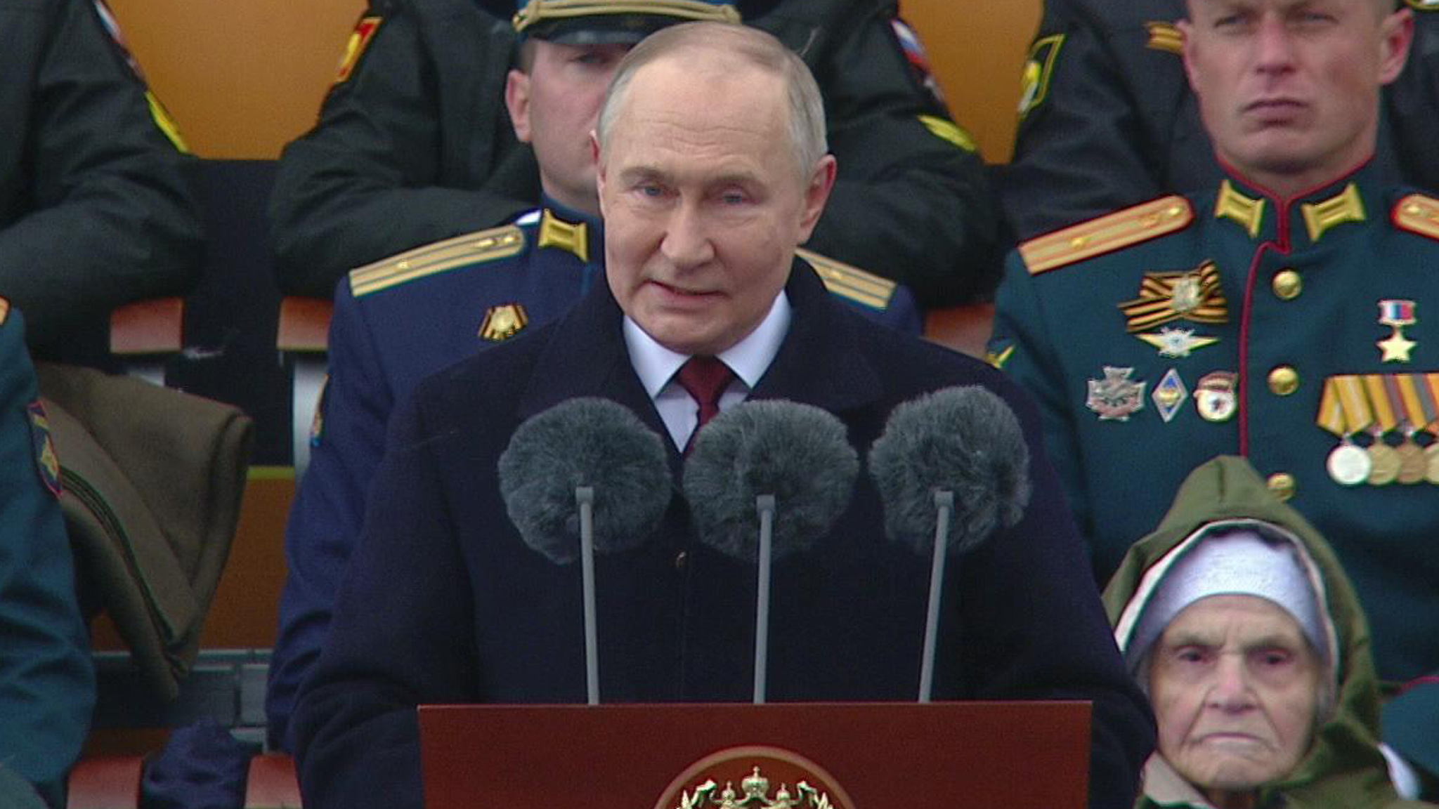 День Победы объединяет всех россиян, подчеркнул Путин