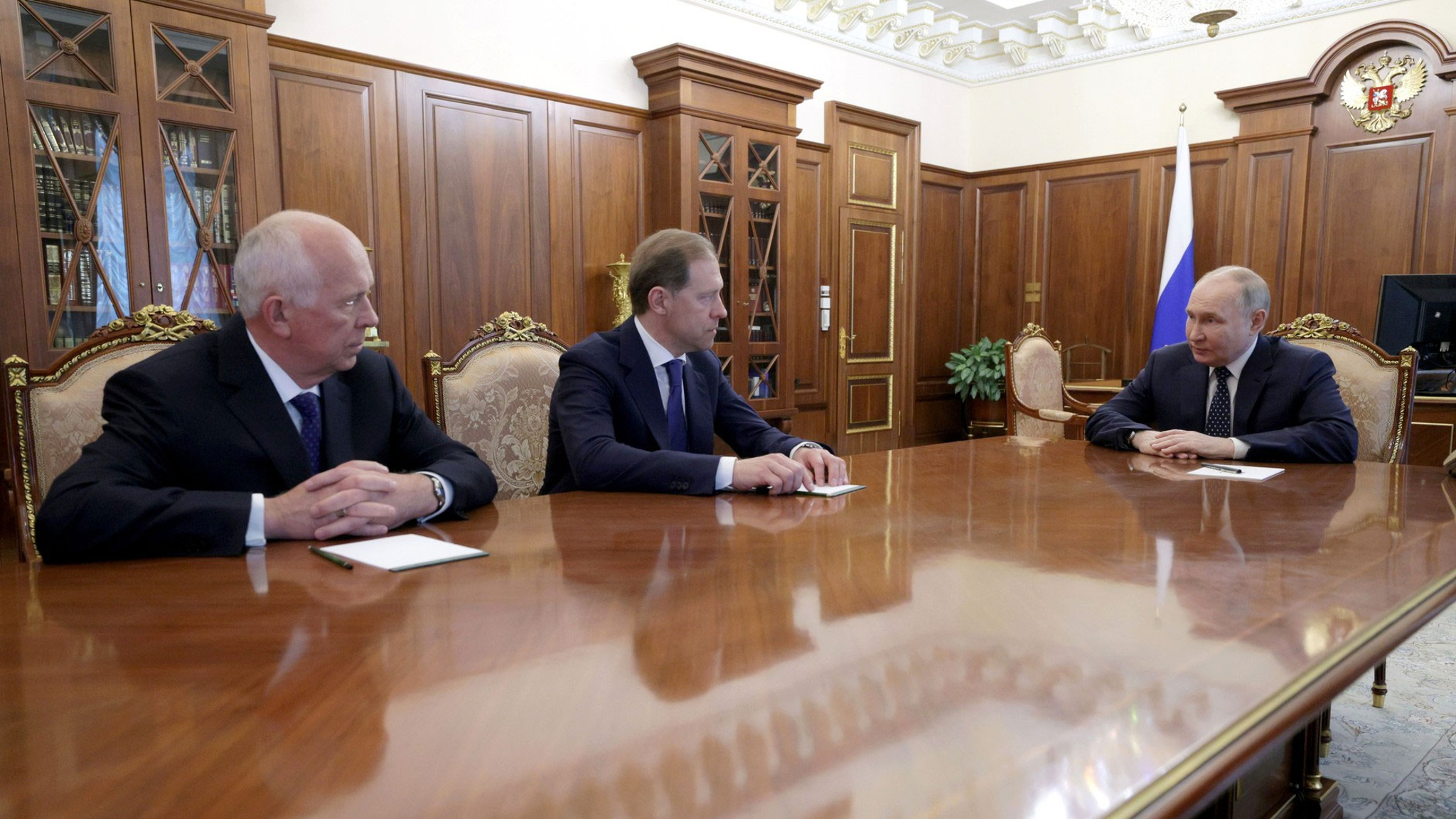 Путин: сбоев в работе правительства быть не должно