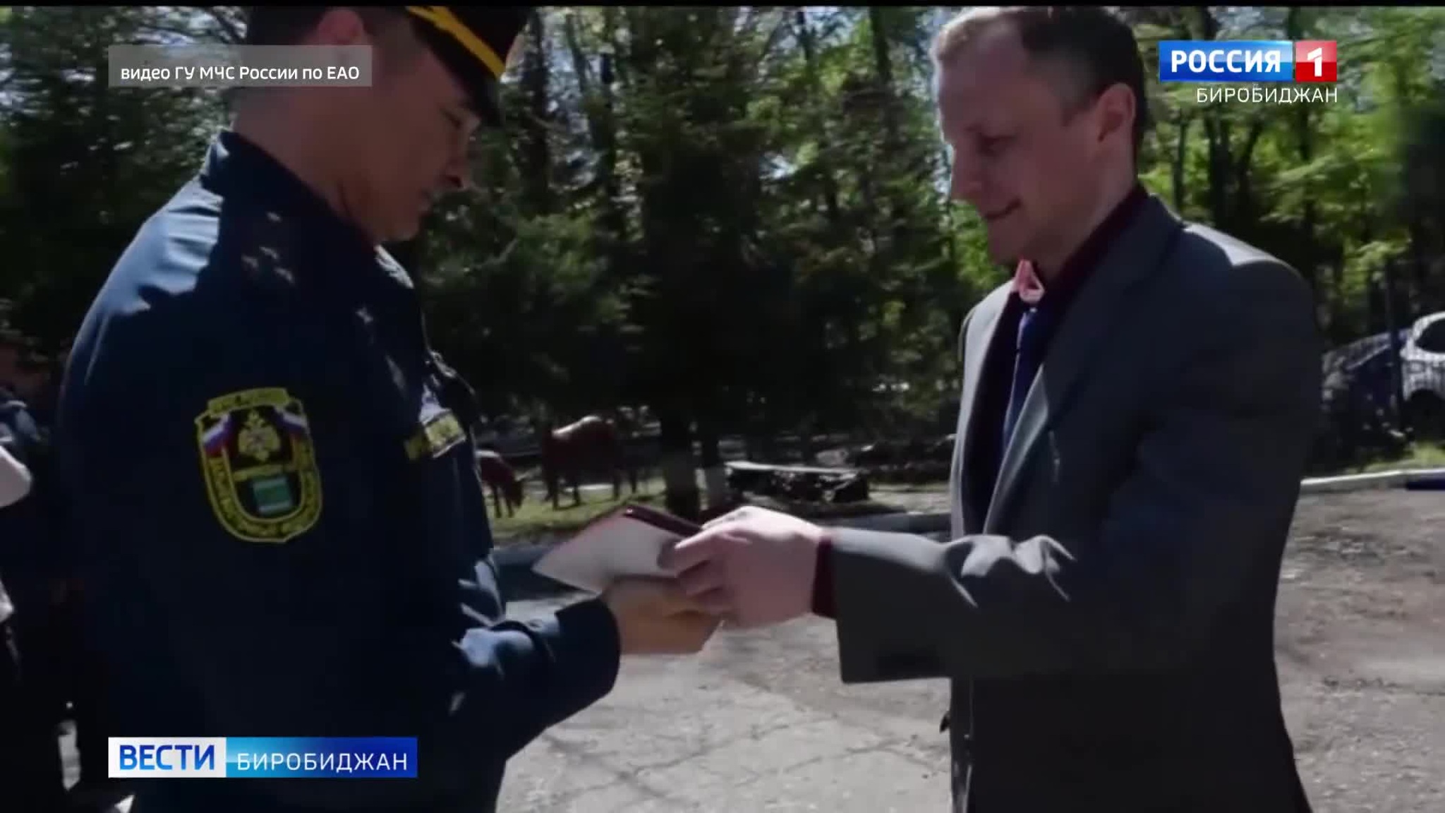 В ЕАО вручают памятные знаки участникам мероприятий в День Победы