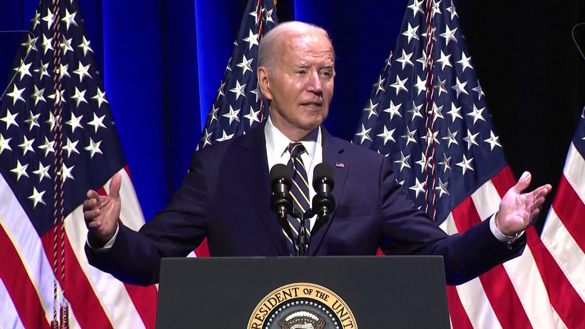 Перед дебатами Трамп потребовал от Байдена пройти тест на наркотики