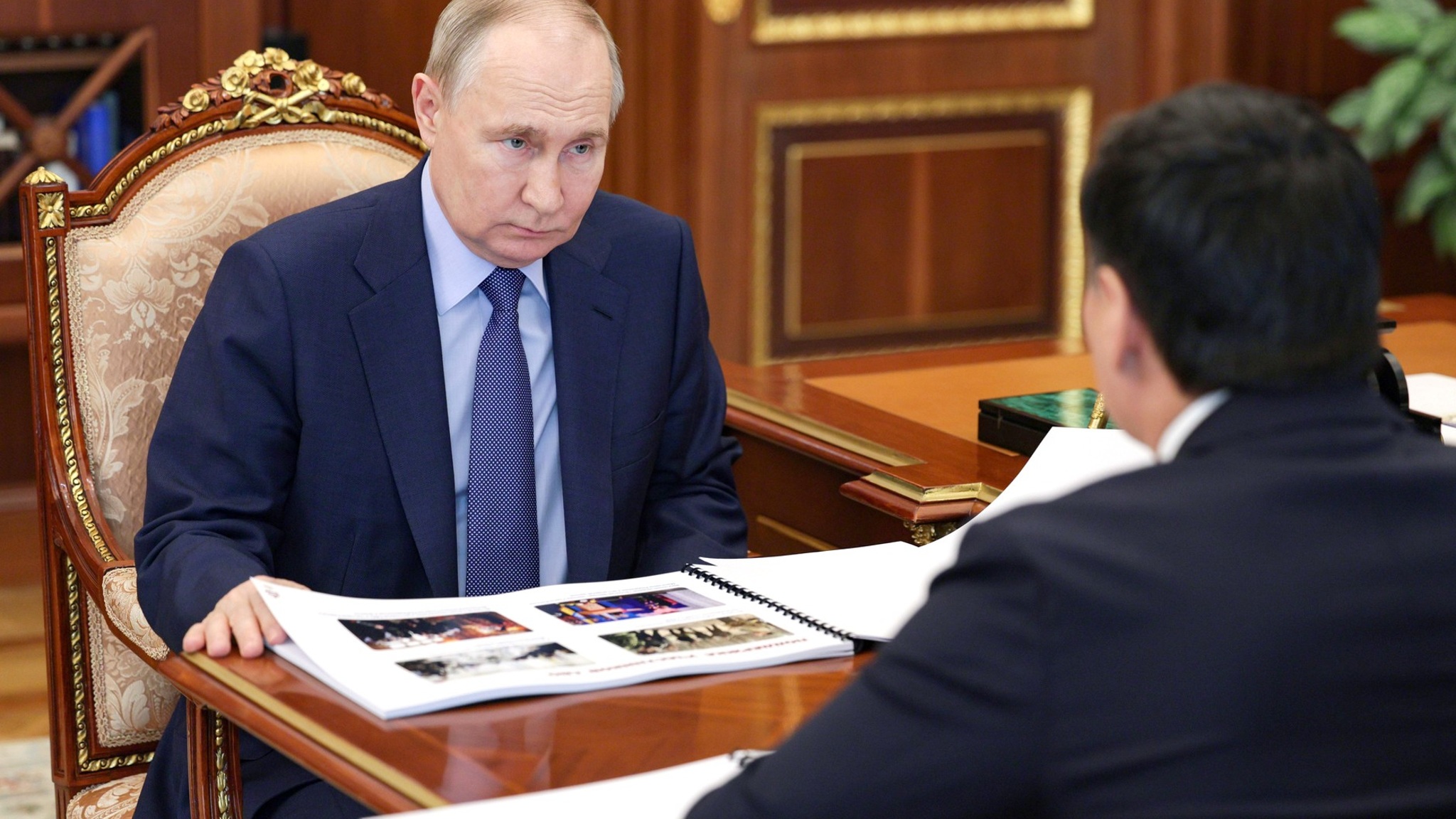 Владимир Путин пожелал Бату Хасикову удачи на выборах
