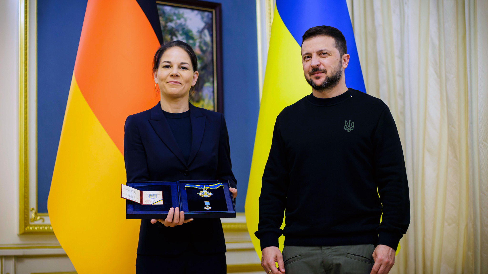 Бербок пообещала помочь Украине с ПВО