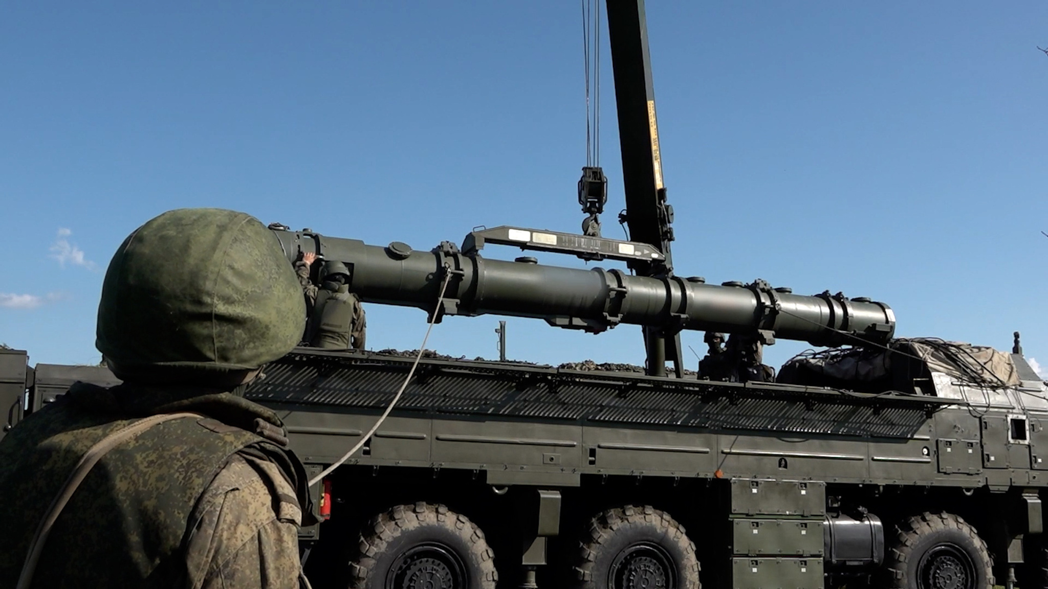 "Искандеры" с ядерными боеголовками вышли на учения ЮВО