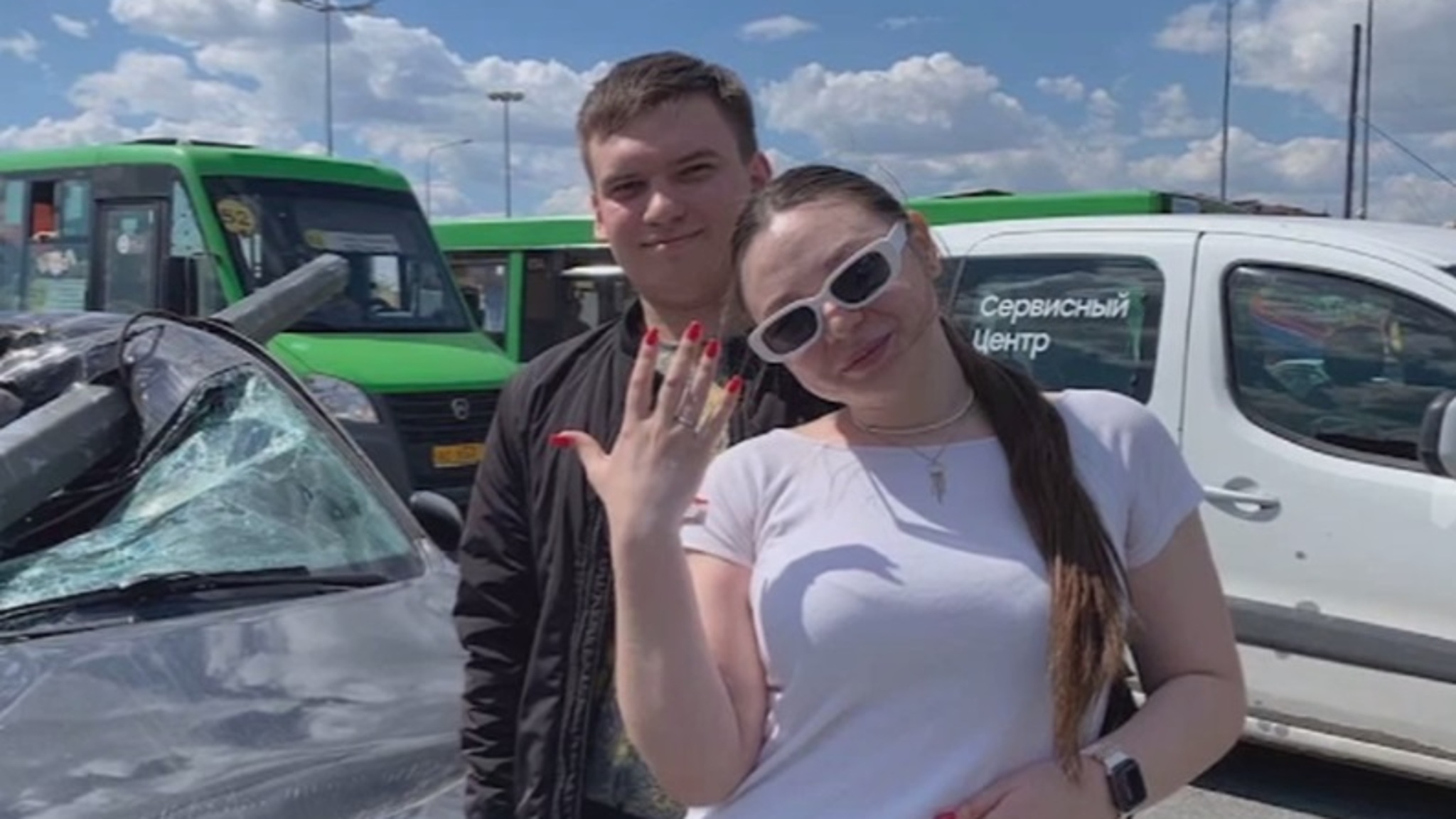 Попавшей в ДТП тюменке сделали предложение на месте аварии