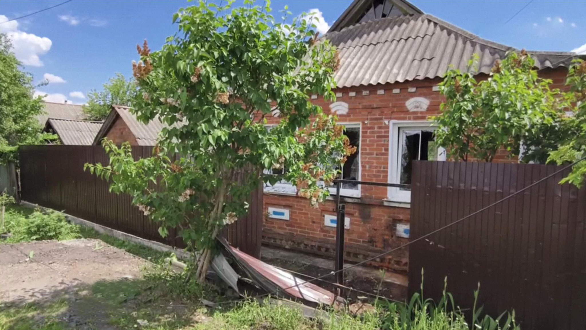 Украинские боевики ударили по белгородскому селу кассетными боеприпасами