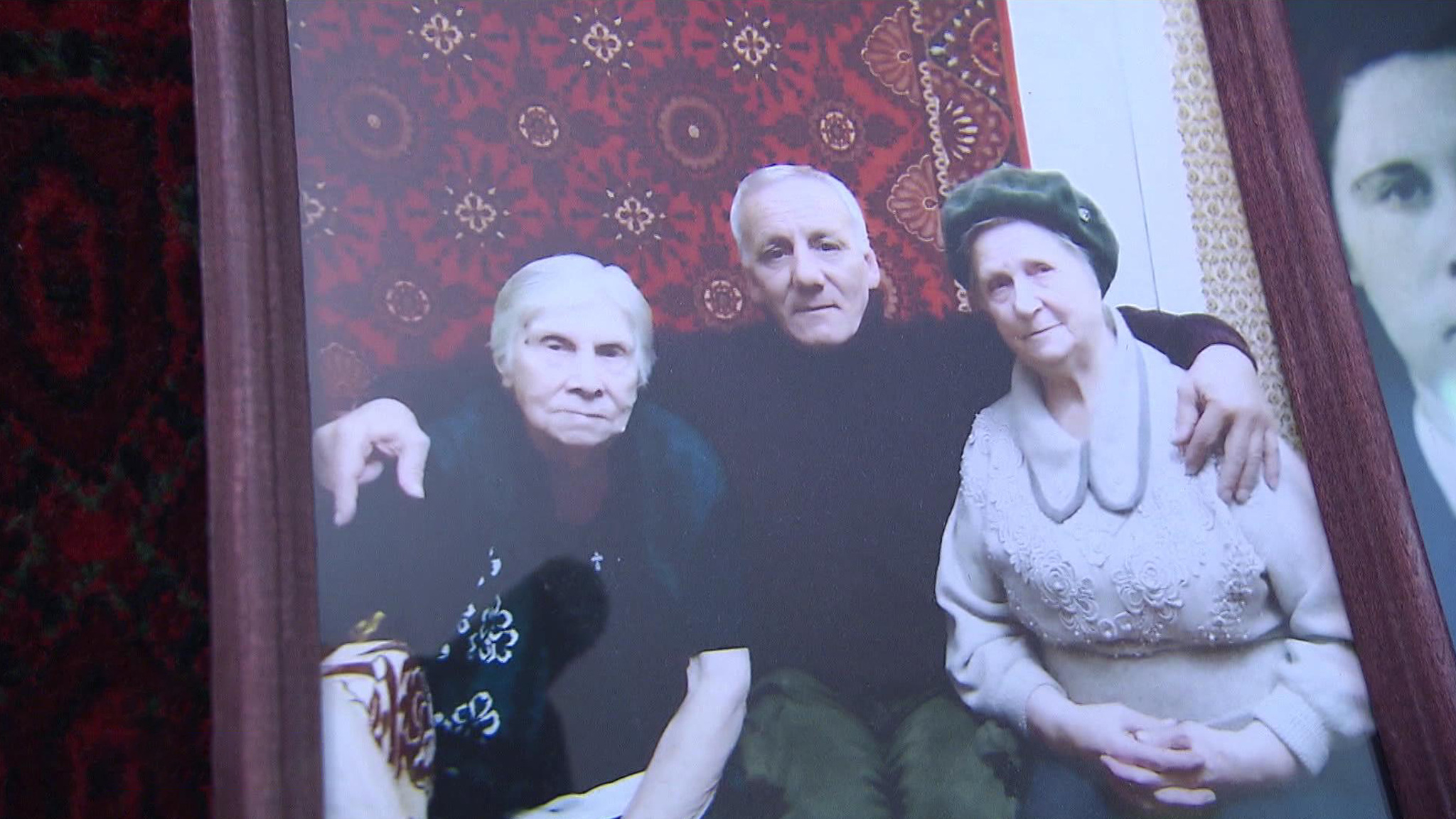 Семья мошенников лишила 93-летнюю москвичку единственной квартиры