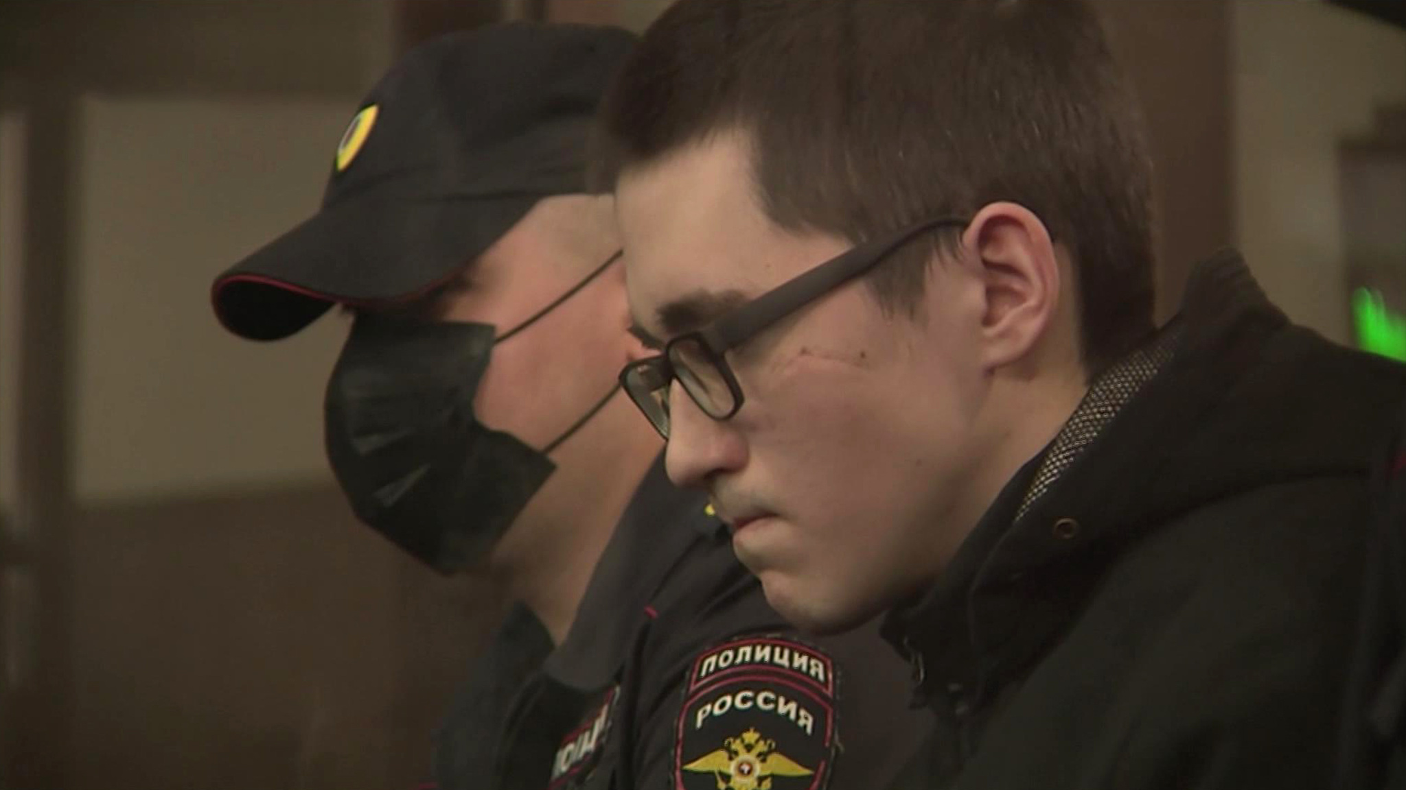 Пожизненно осужденный за массовое убийство требует вернуть ему долю в квартире
