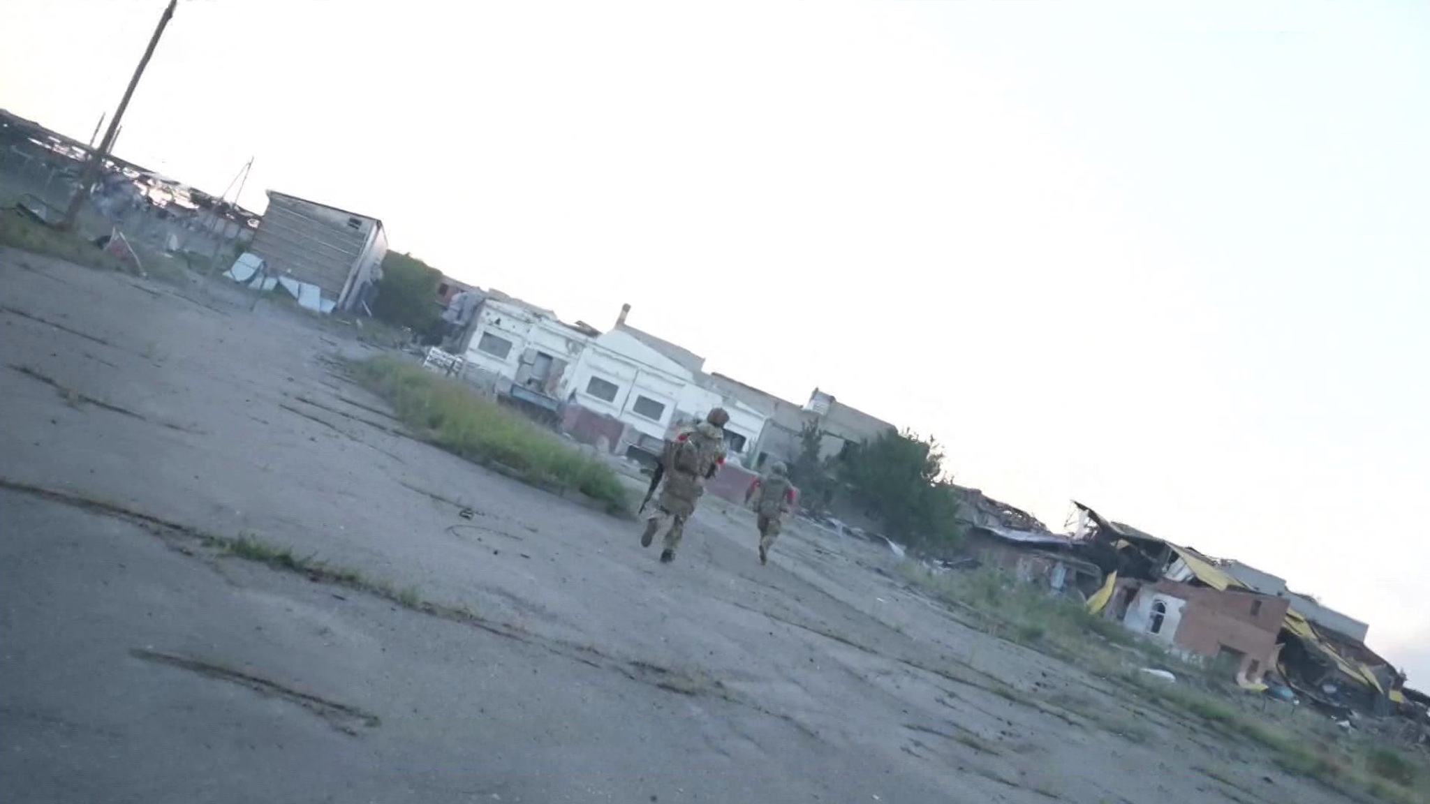 Машина военкоров ВГТРК подорвалась на мине