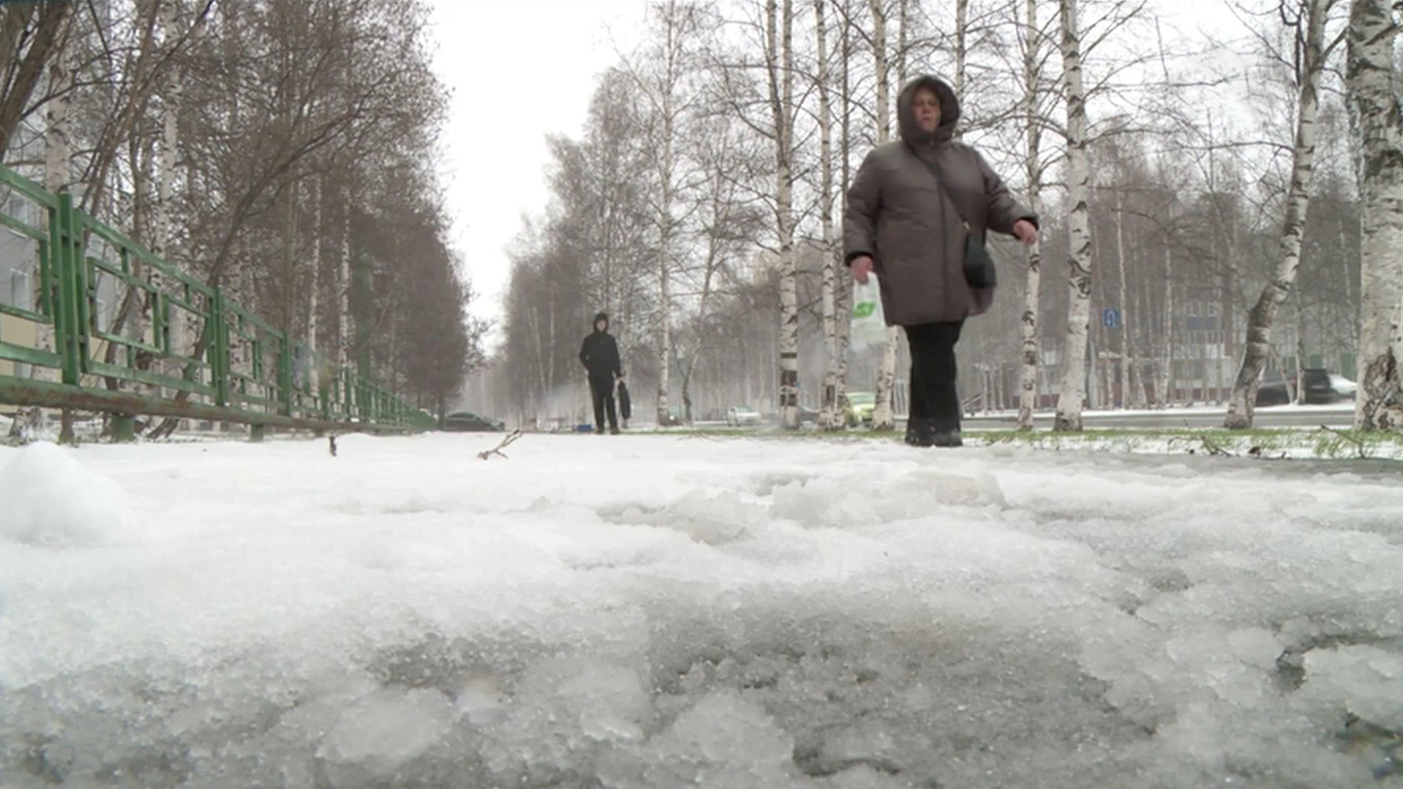В Нижневартовск пришел снежный циклон