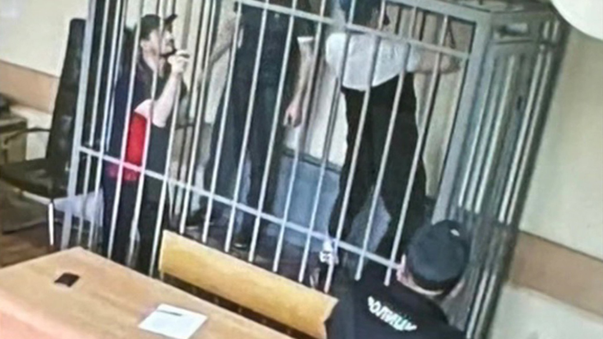 Банда грабителей попыталась сбежать во время оглашения приговора