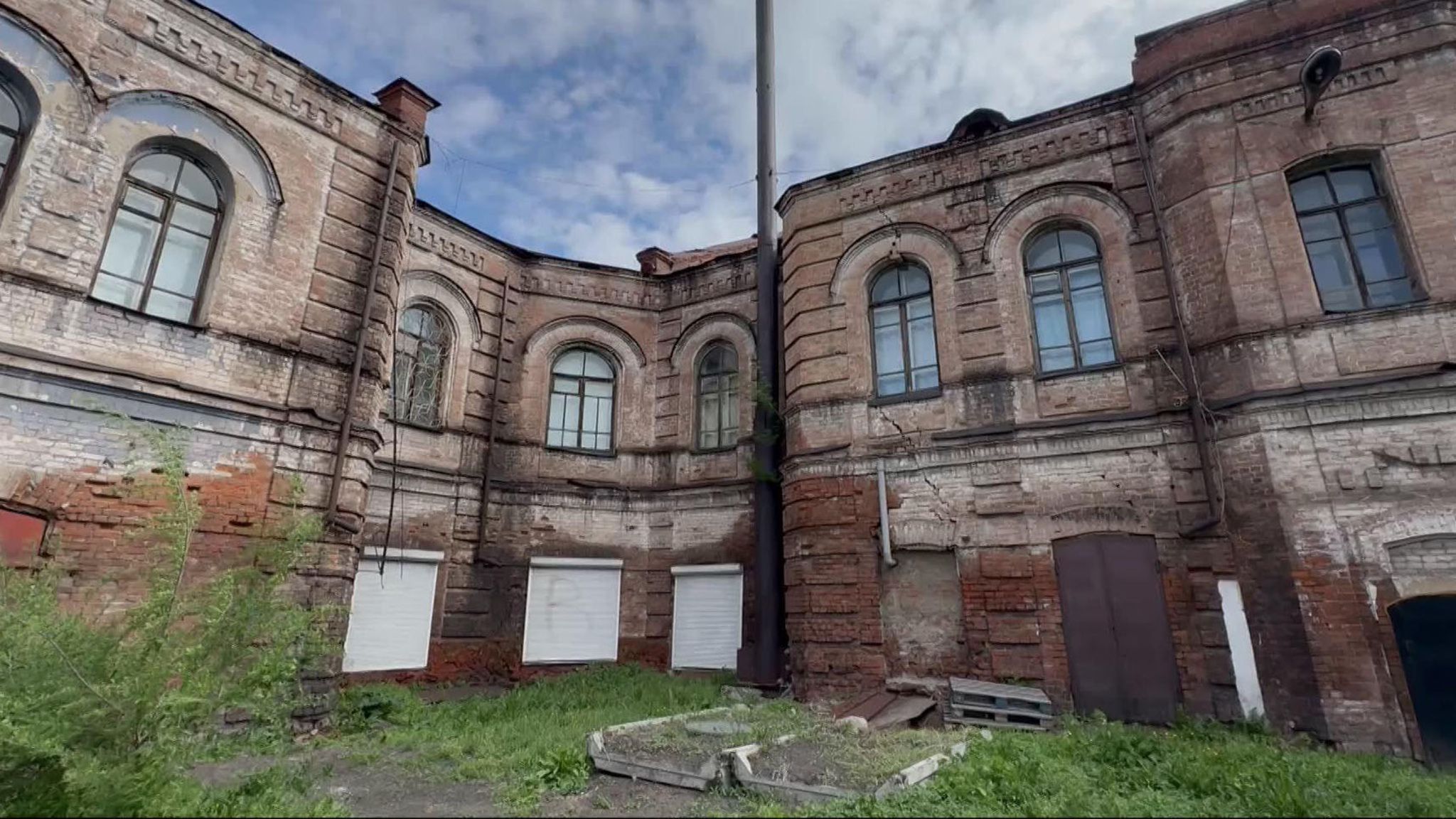В Алтайском крае разрушается Дом купца Винокурова