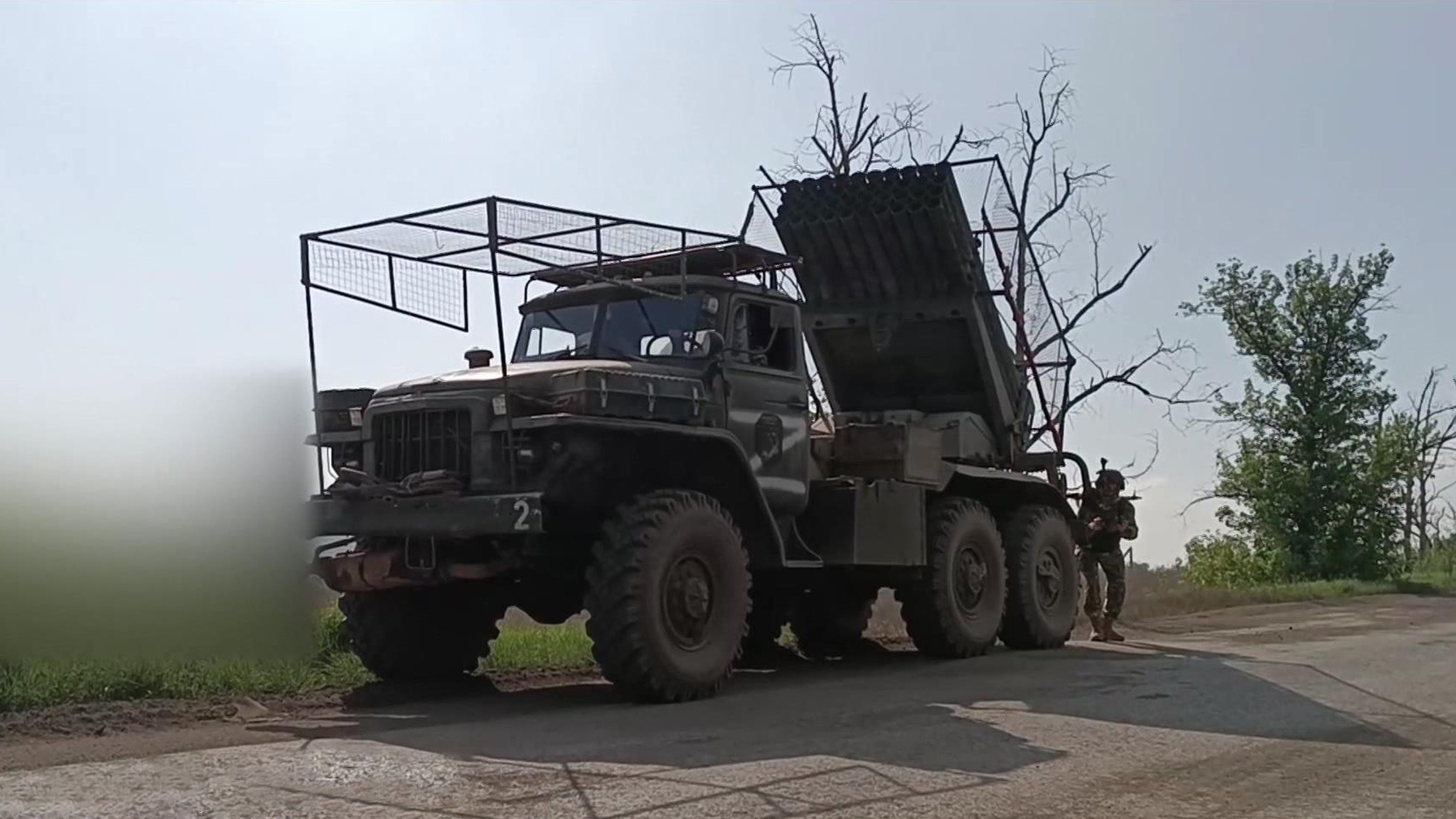 Штурмовики выбивают украинских боевиков из Богдановки