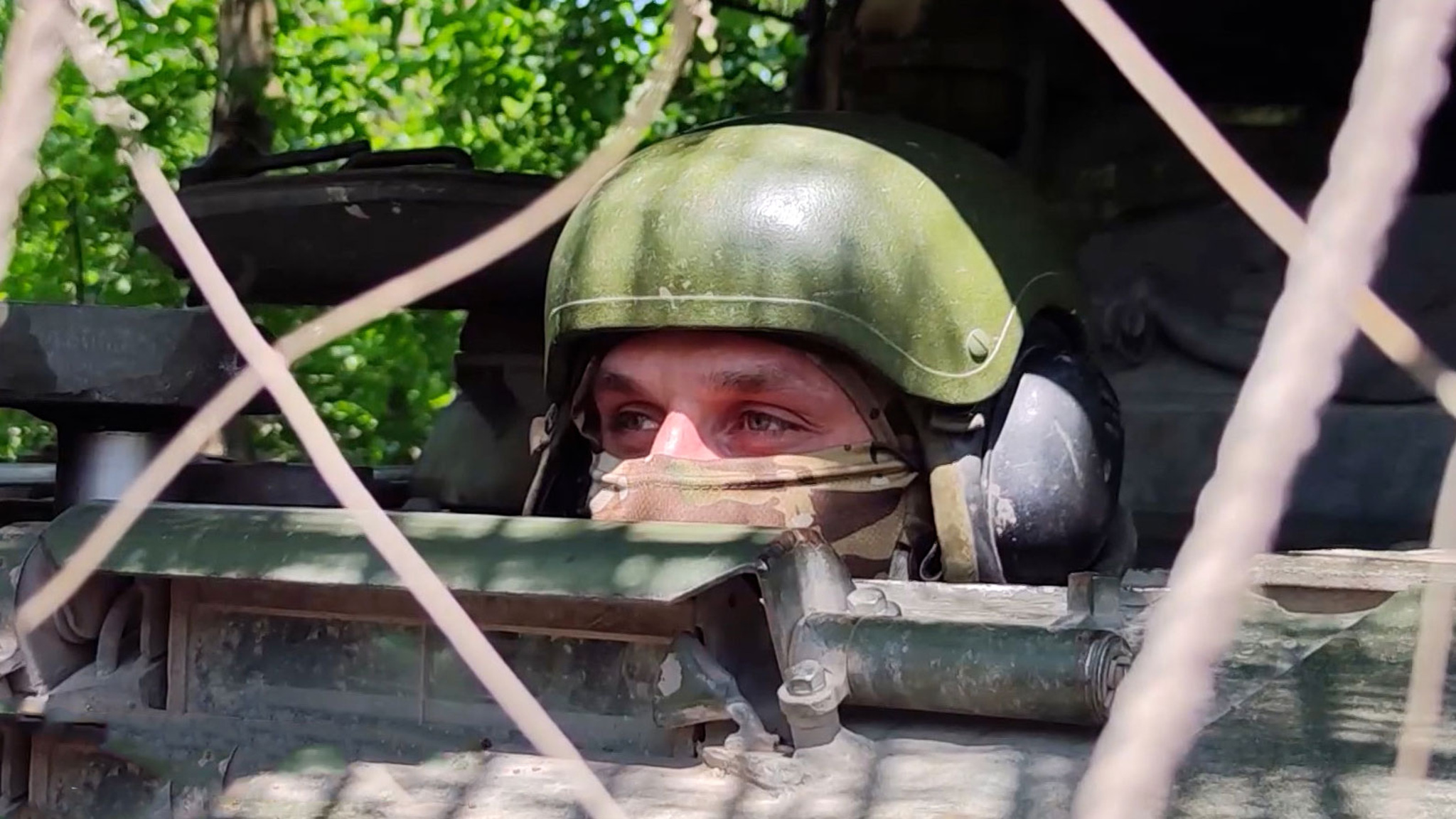 Артиллерия бьет по украинским боевикам, окопавшимся в Северске