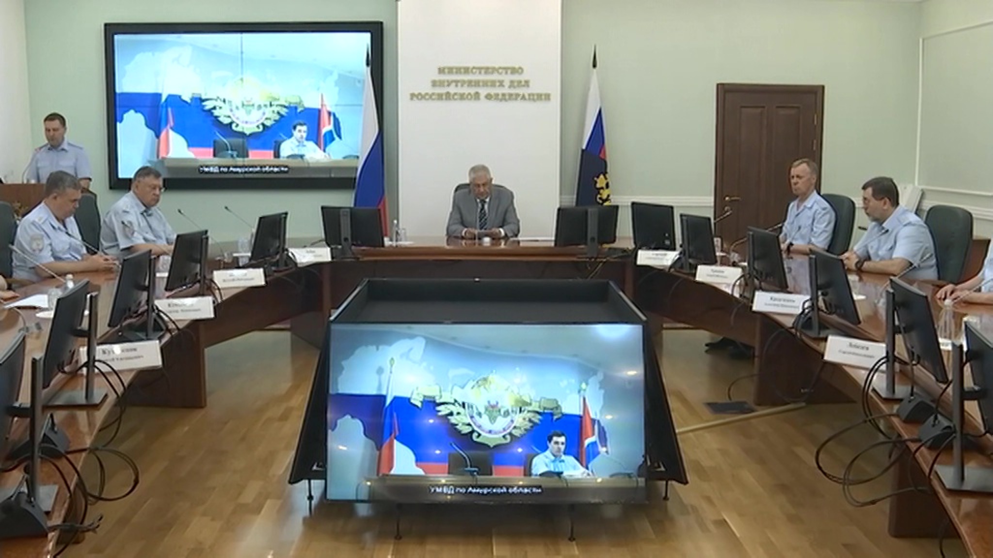 Глава МВД поздравил коллег с присвоением специальных званий высшему руководству