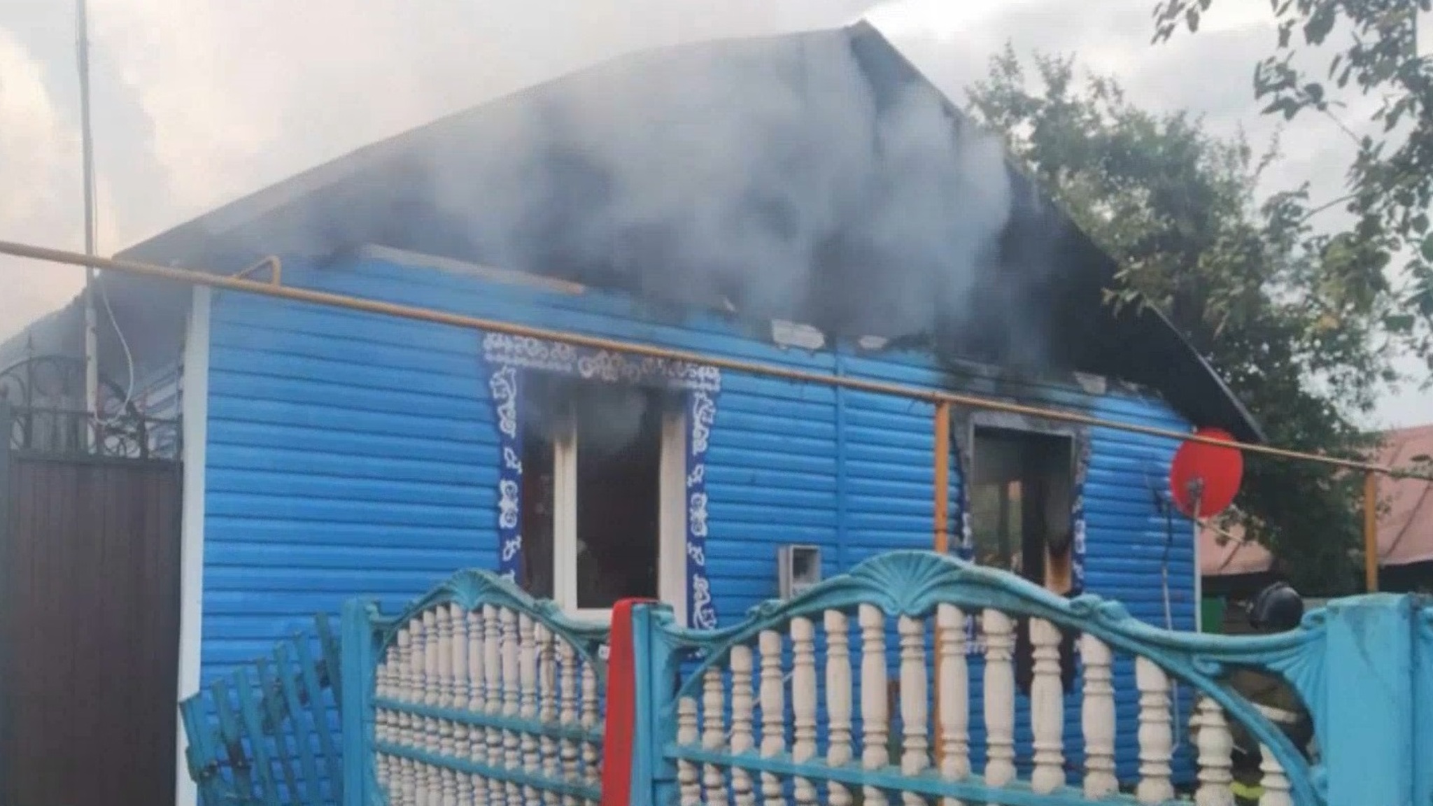 Гроза привела к серьезному пожару в деревне Чодраял Волжского района