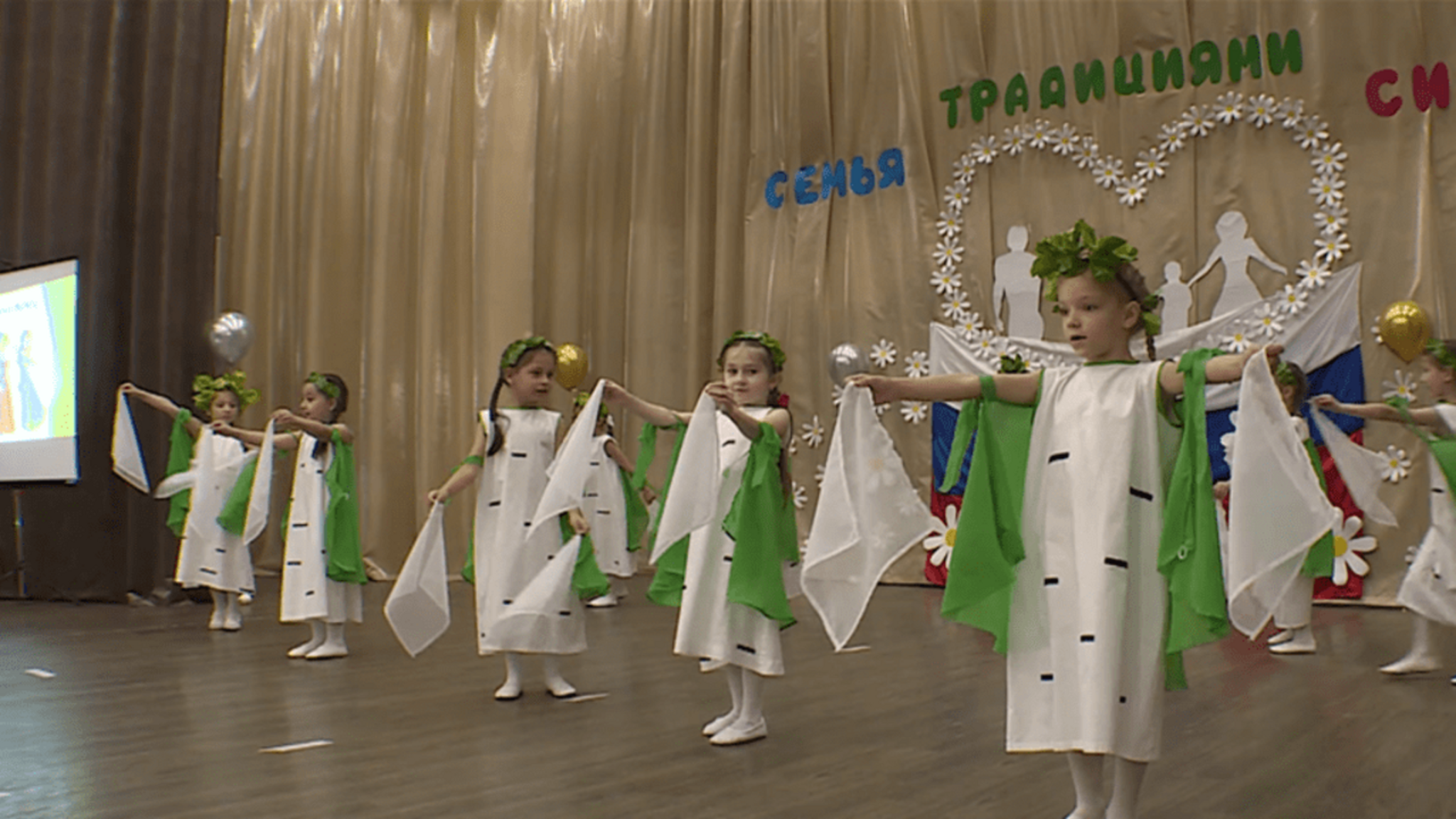В Карачаевске прошел отчетный концерт детского сада "Солнышко", посвященный Году семьи
