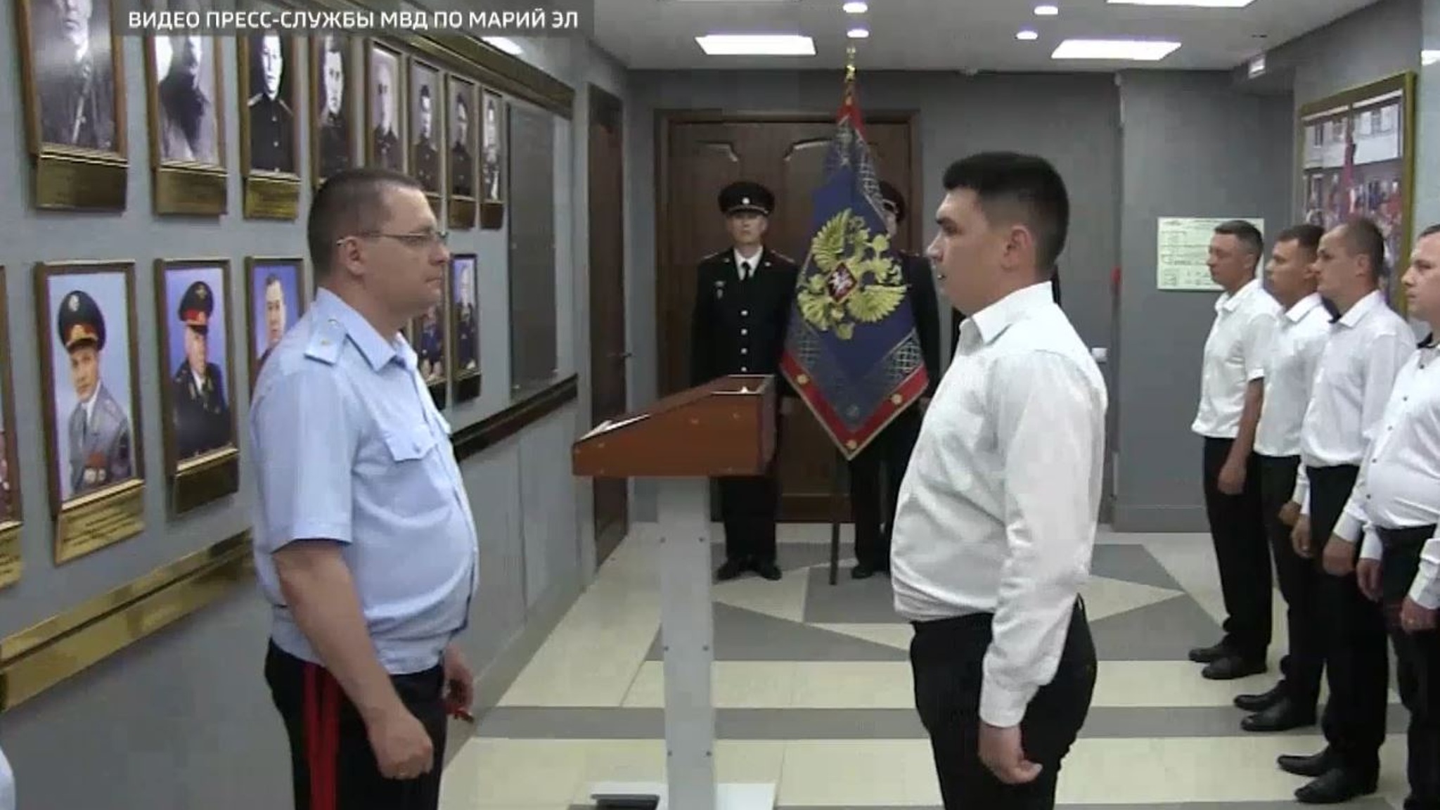 9 молодых полицейских в Марий Эл получили первые офицерские звания