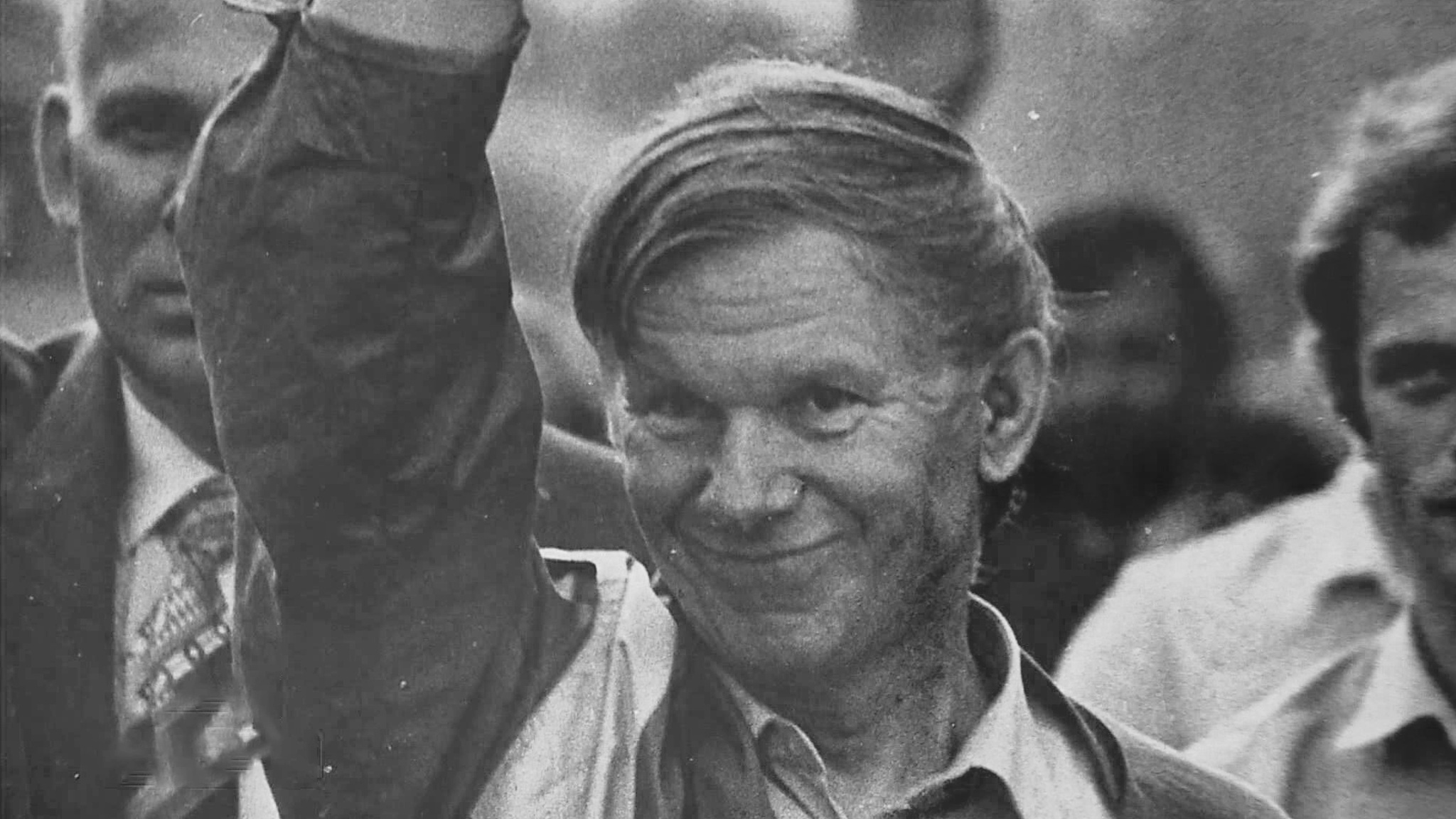 Так о войне рассказывал только он: 100 лет со дня рождения Василя Быкова