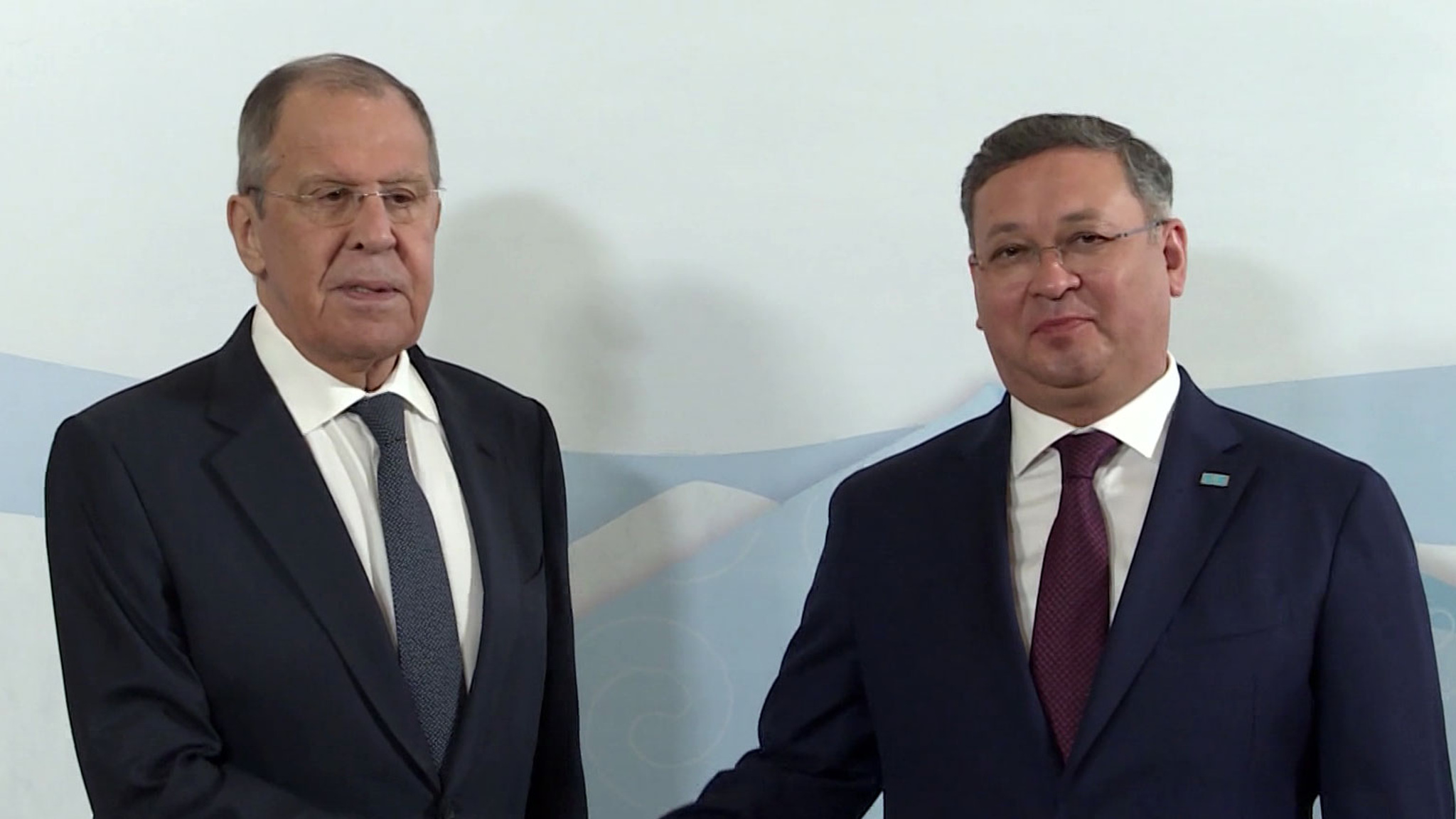 Лавров: РФ будет отстаивать принципы, на которых основана безопасность в АТР