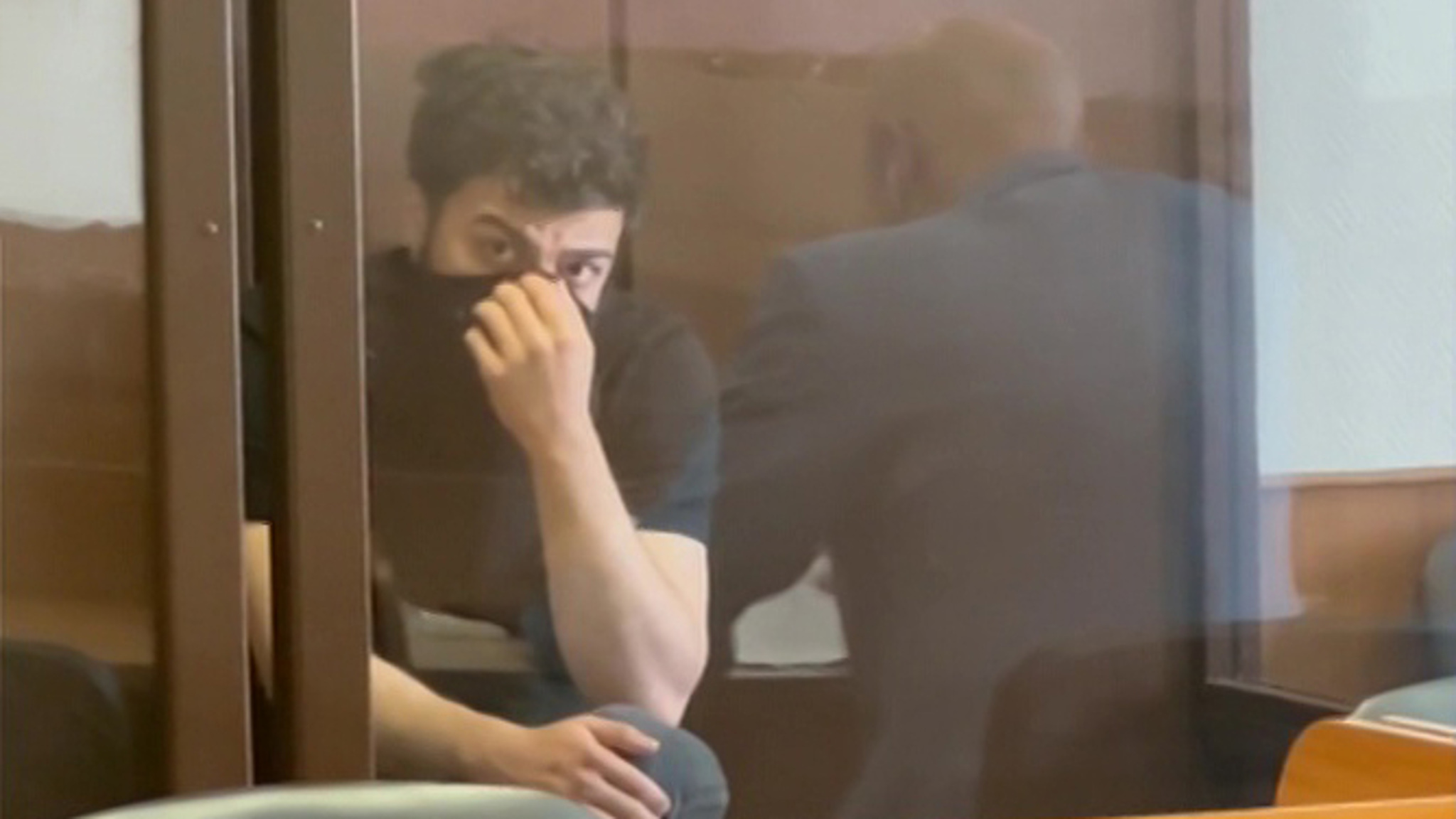 Суд в Москве поместил под домашний арест студентов-медиков по делу о даче взятки