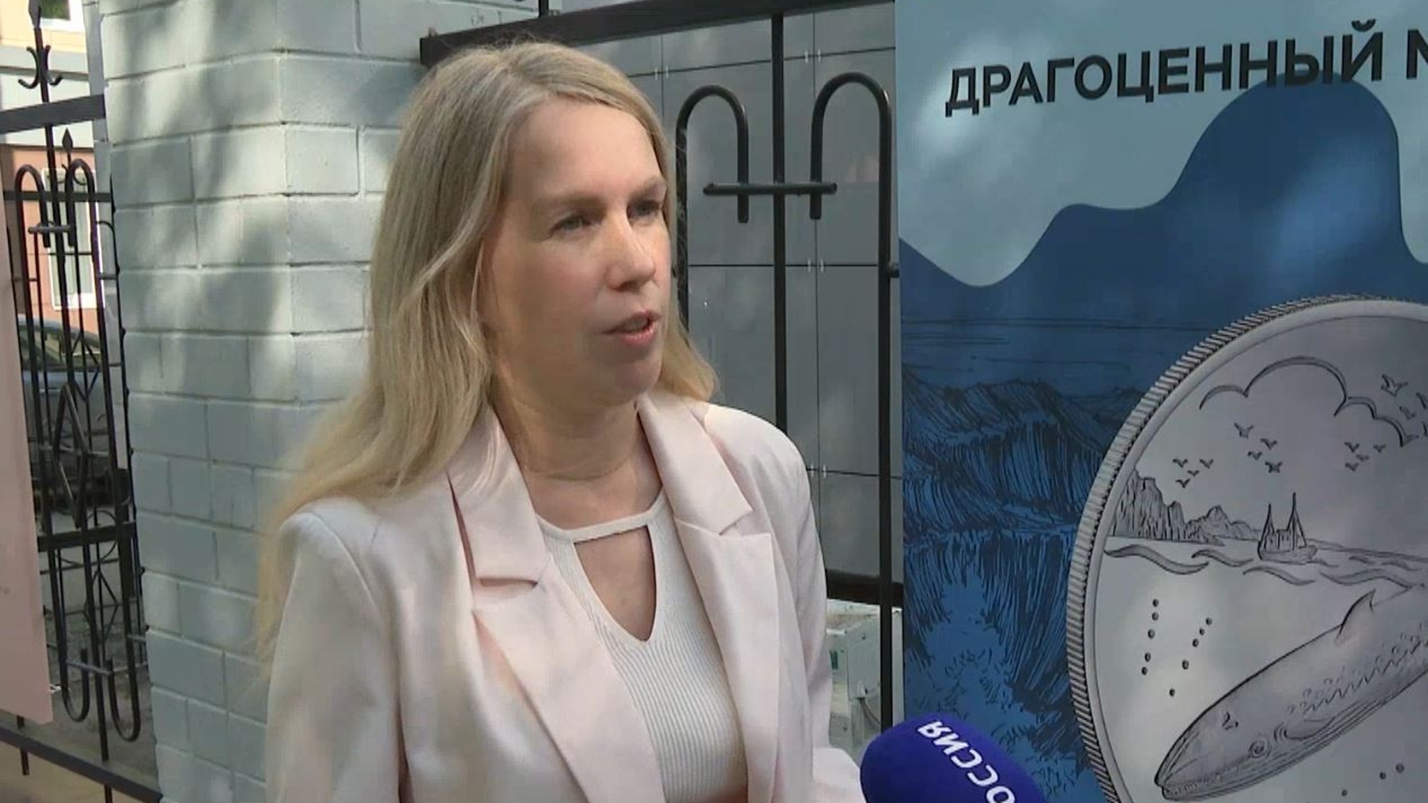 Изображения коллекционных монет представлены на выставке Отделения Банка России в Йошкар-Оле