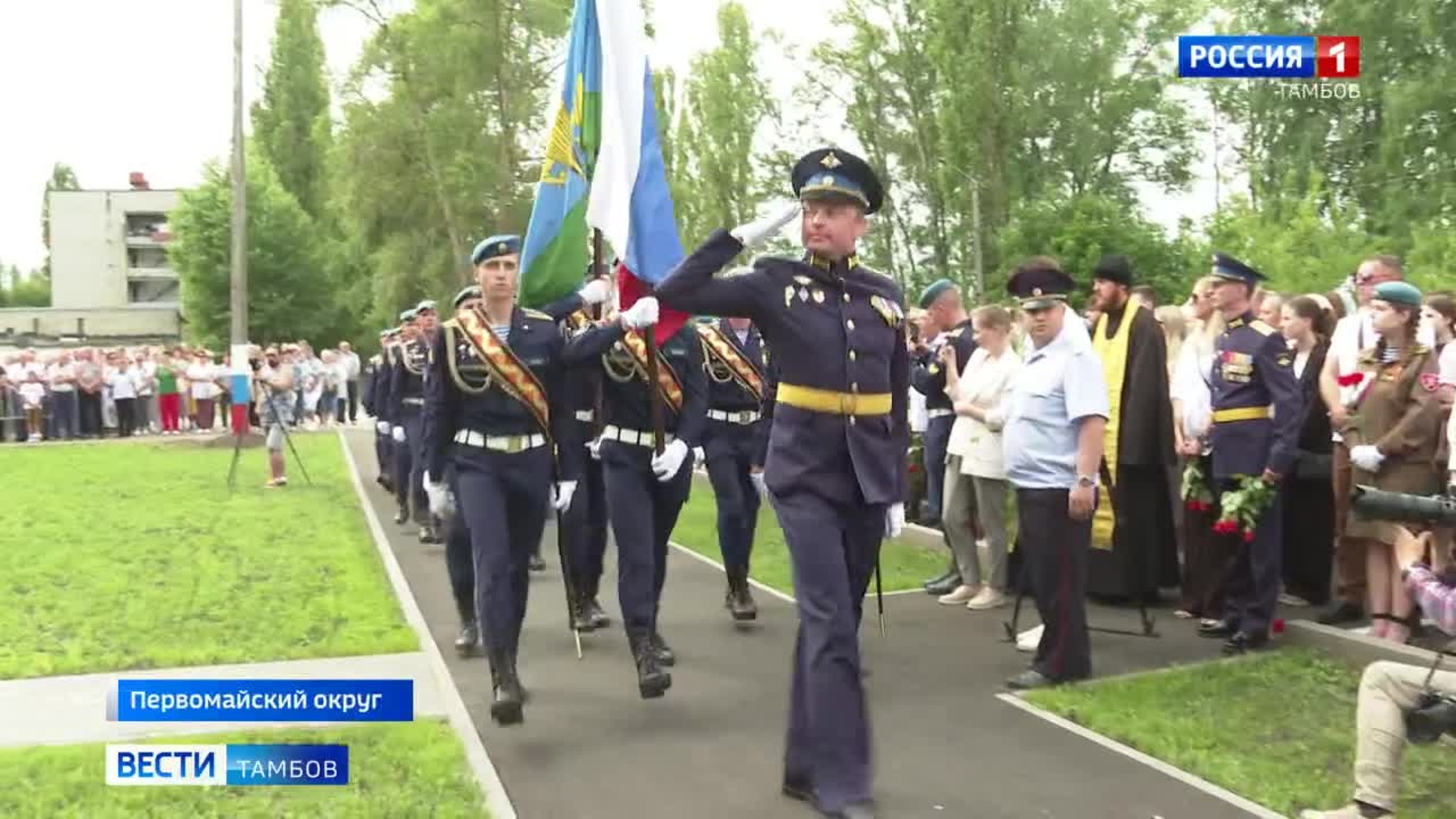 Бюст Герою России Андрею Кондрашкину торжественно открыли в Первомайском округе