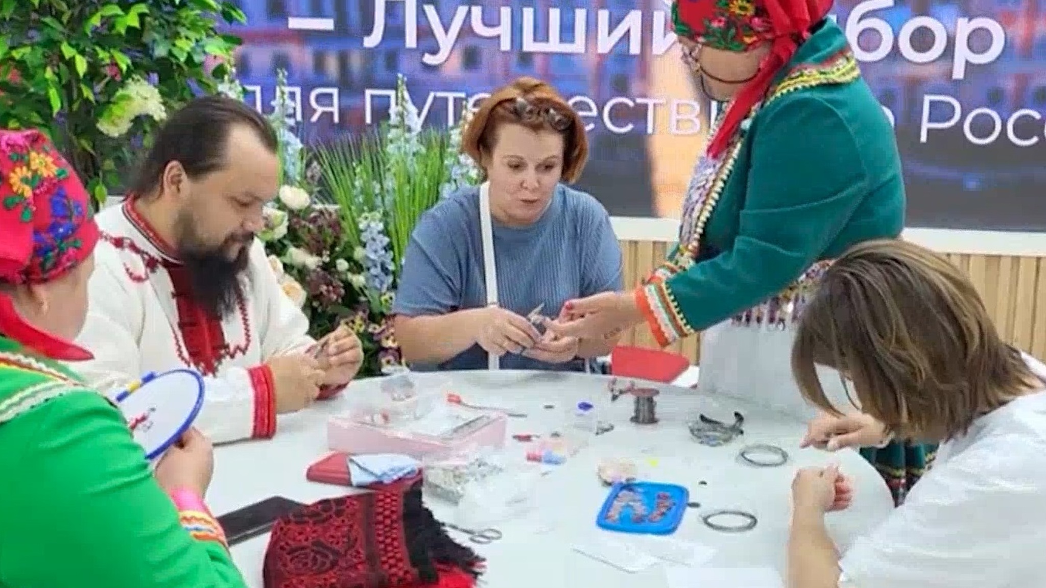 Мастерицы из Марий Эл показали на ВДНХ красоту традиционной вышивки