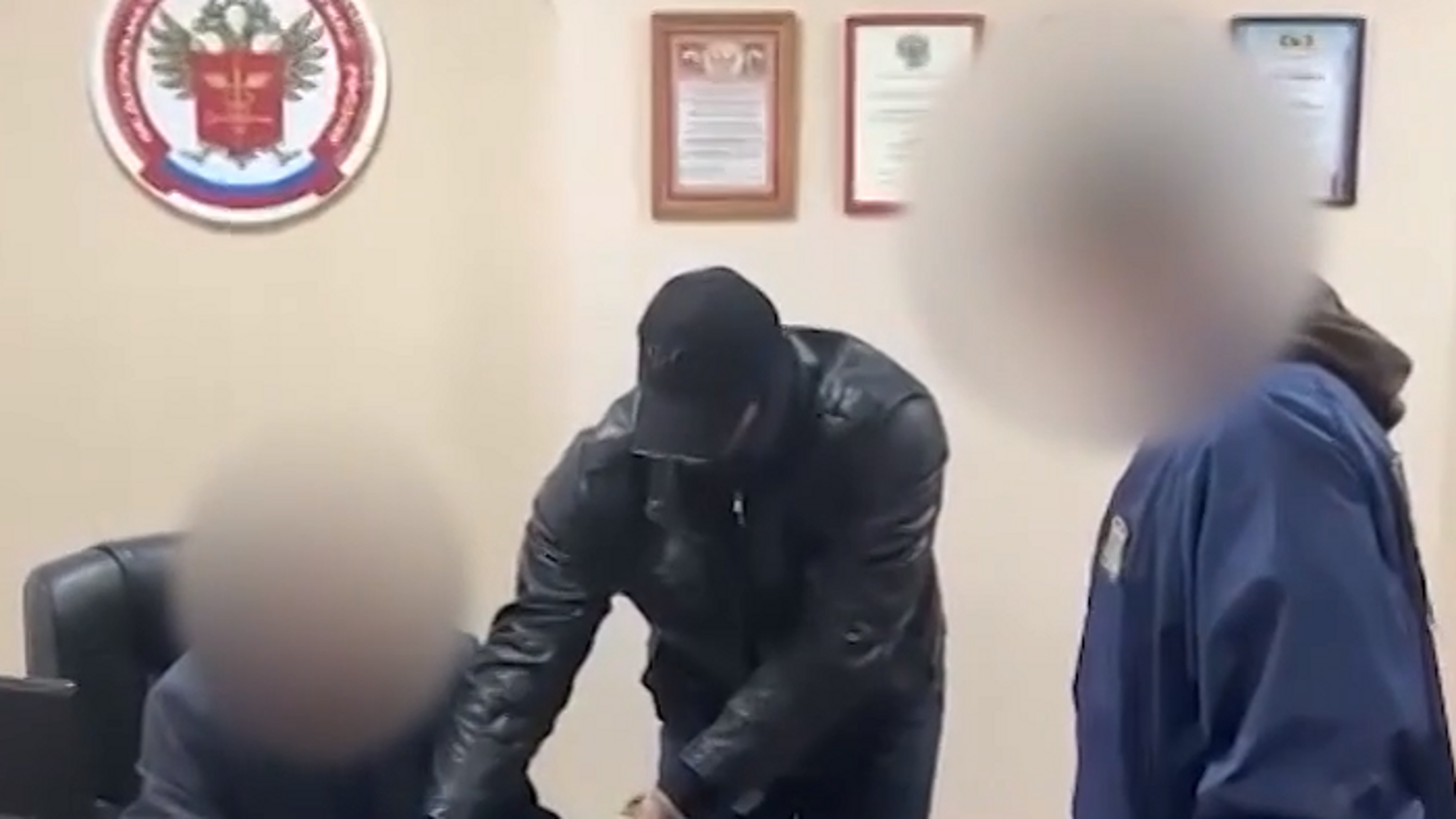 УФСБ России по Саратовской области пресечена противоправная деятельность директора филиала ФКУ "Налог-Сервис"