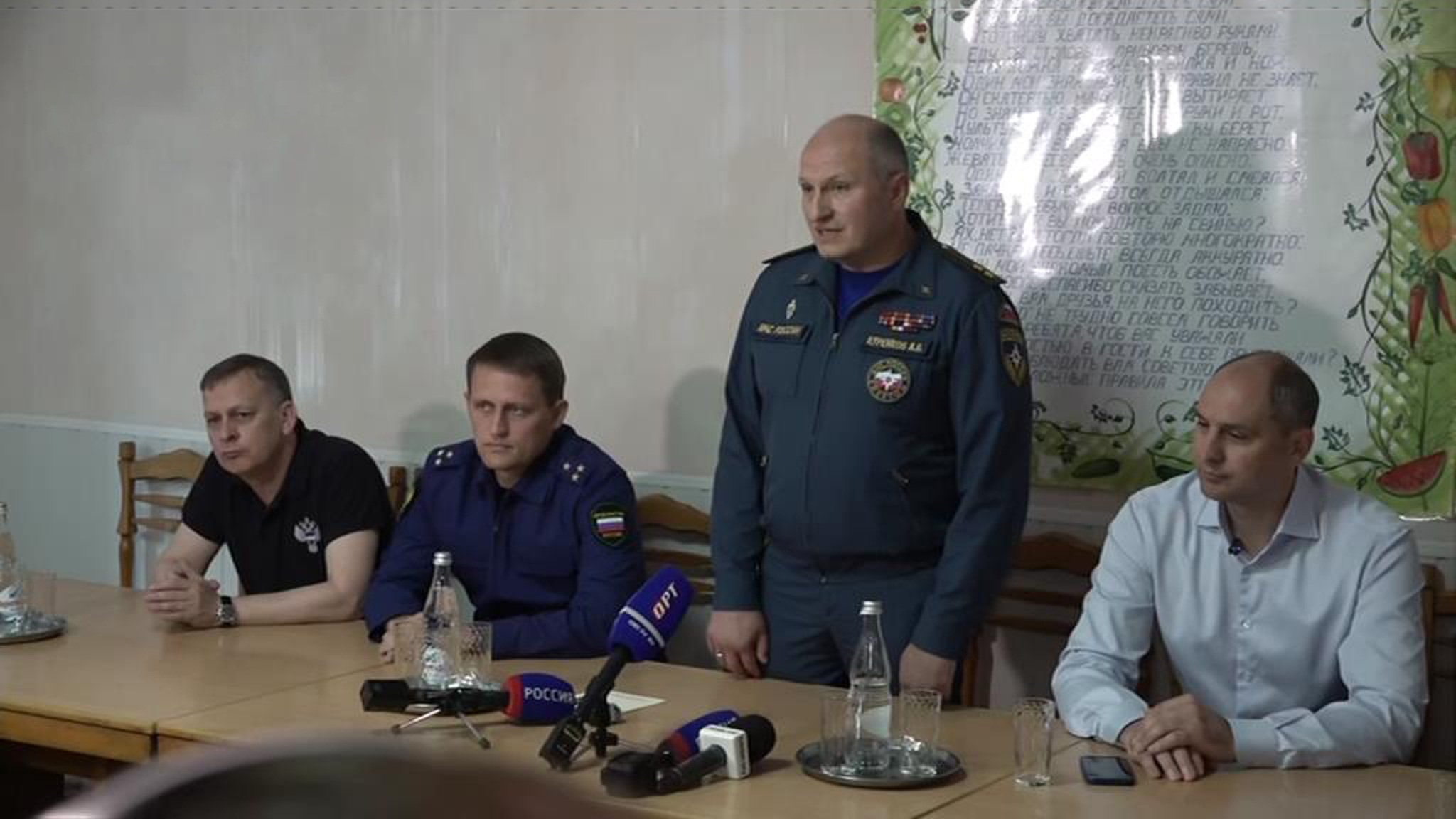 Глава МЧС вручил спасателям в Орске ключи от новой техники