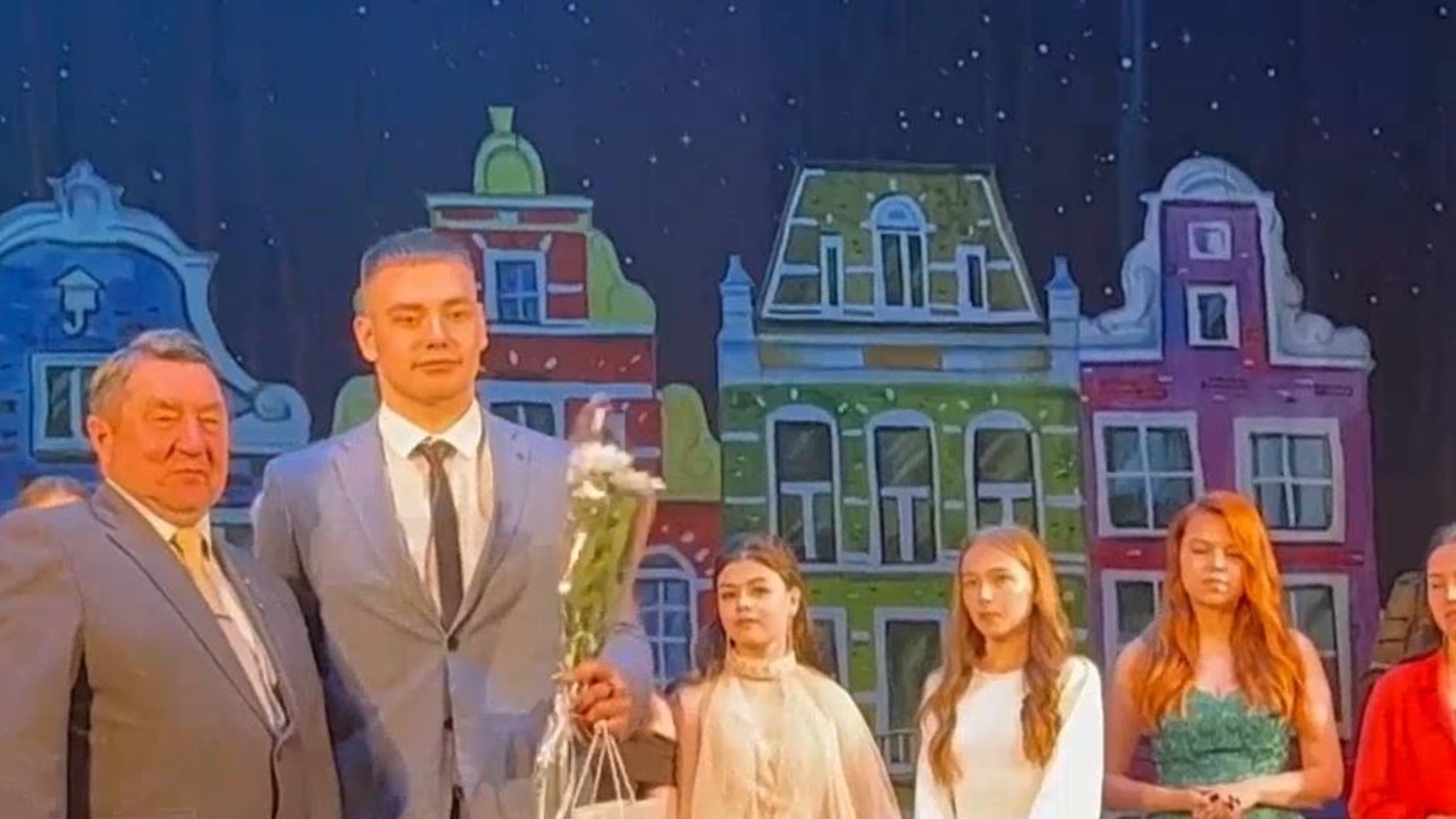 Бал медалистов в Йошкар-Оле собрал "золотых" выпускников