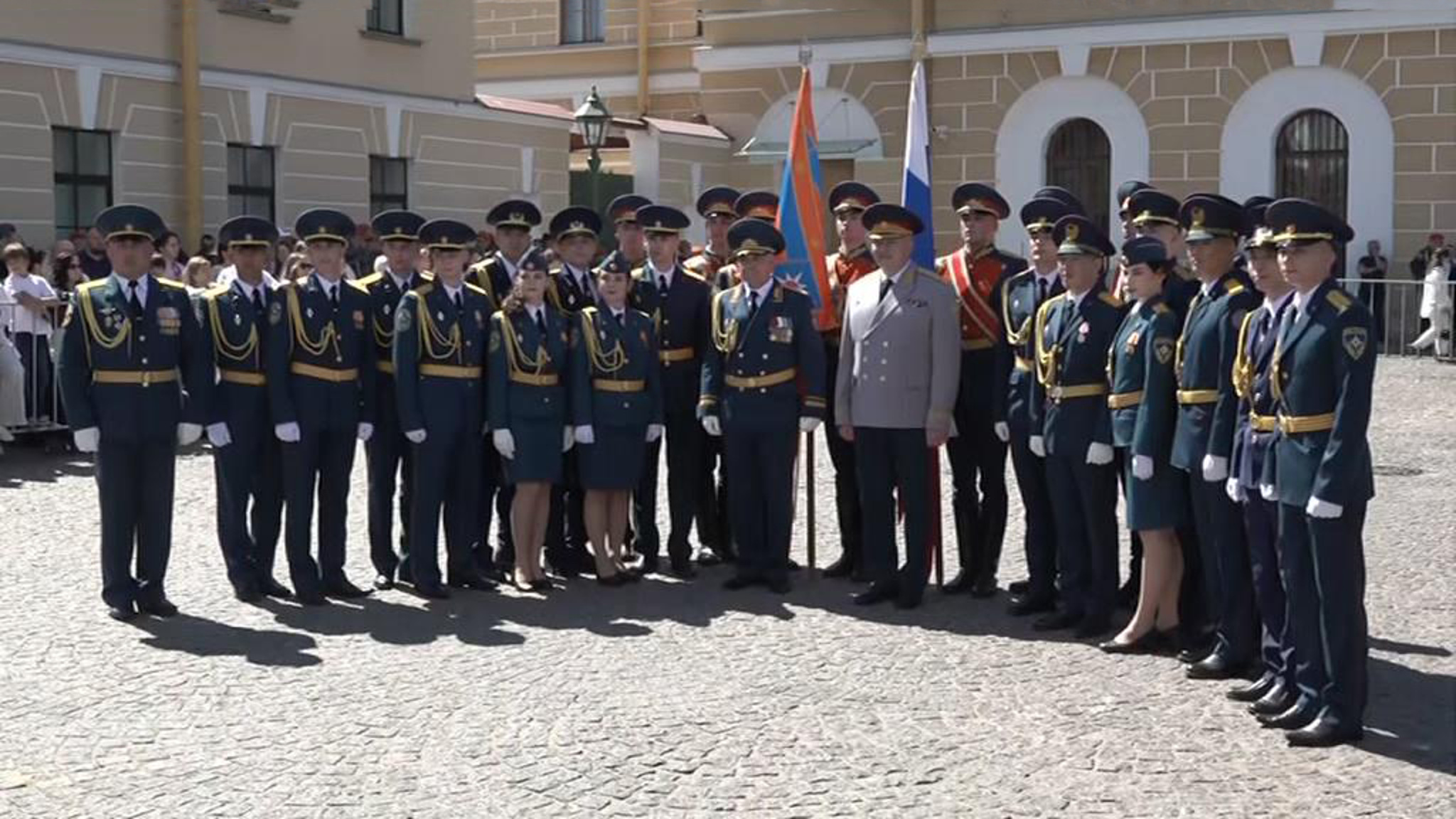 Будущие сотрудники МЧС открывают для себя новую страницу жизни