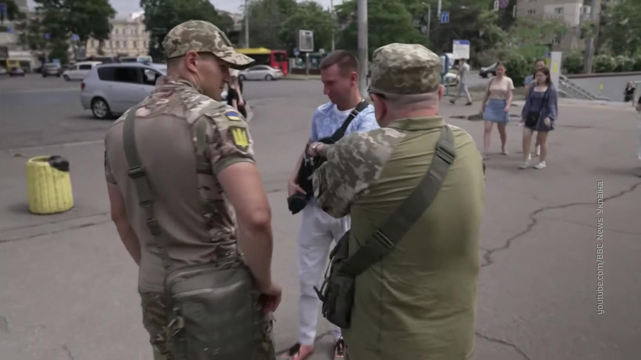 Украина погрязла в коррупции, бросила своих героев и вымирает