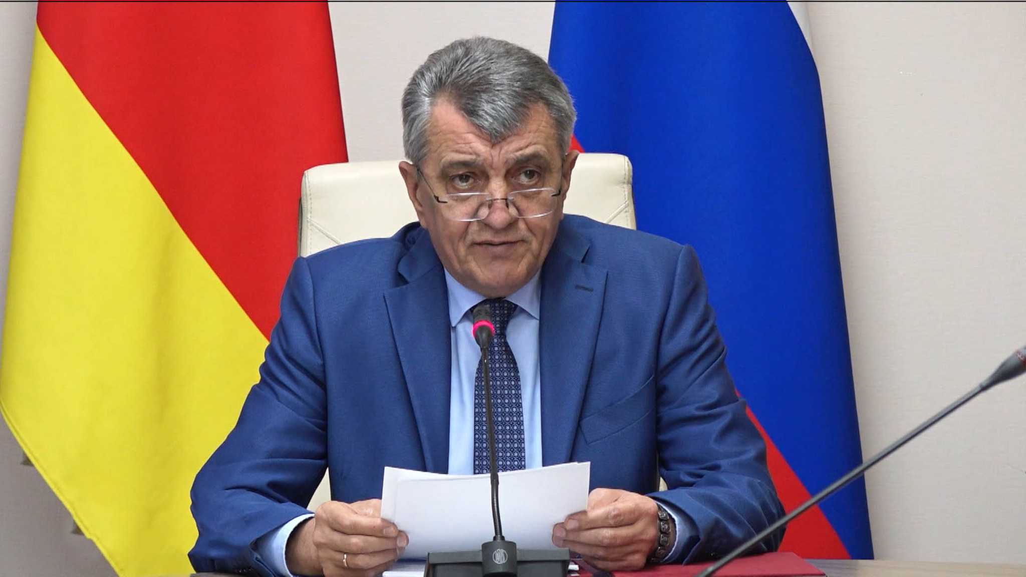 Сергей Меняйло на заседании антитеррористической комиссии поручил усилить меры безопасности на территории региона