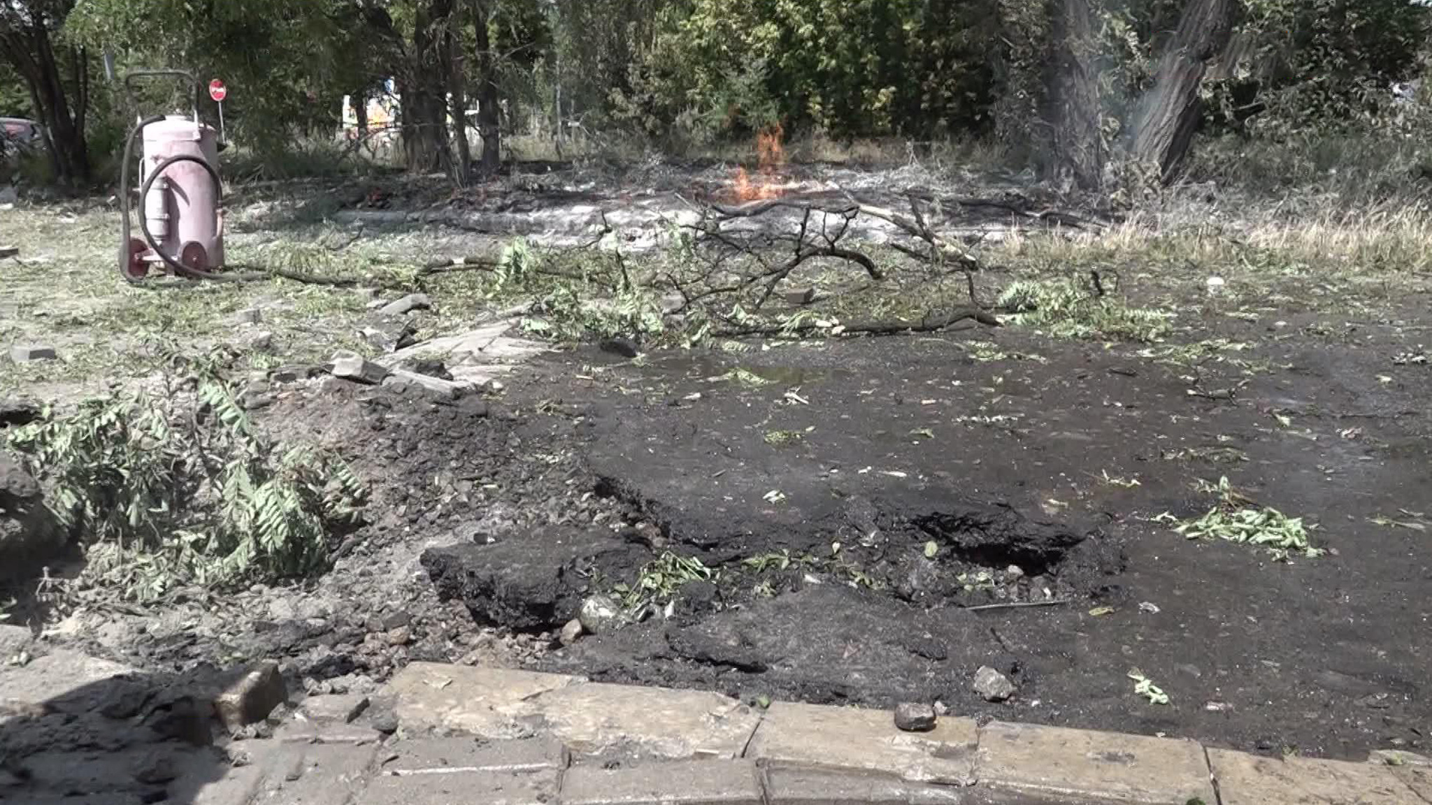 По мирным кварталам Донецка и Волновахи били "Хаймарсами"