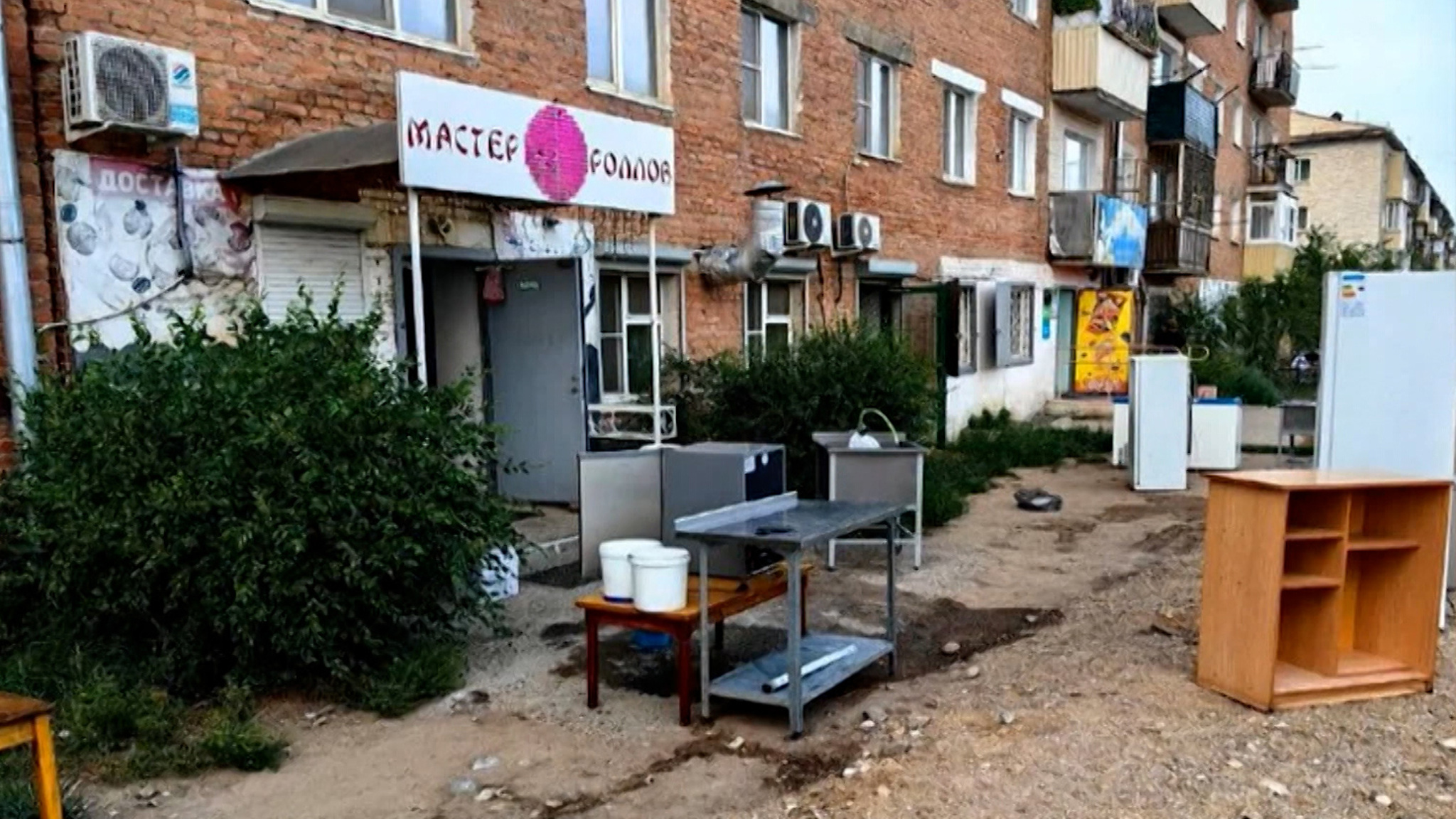В бурятском Гусиноозерске более 50 человек отравились роллами