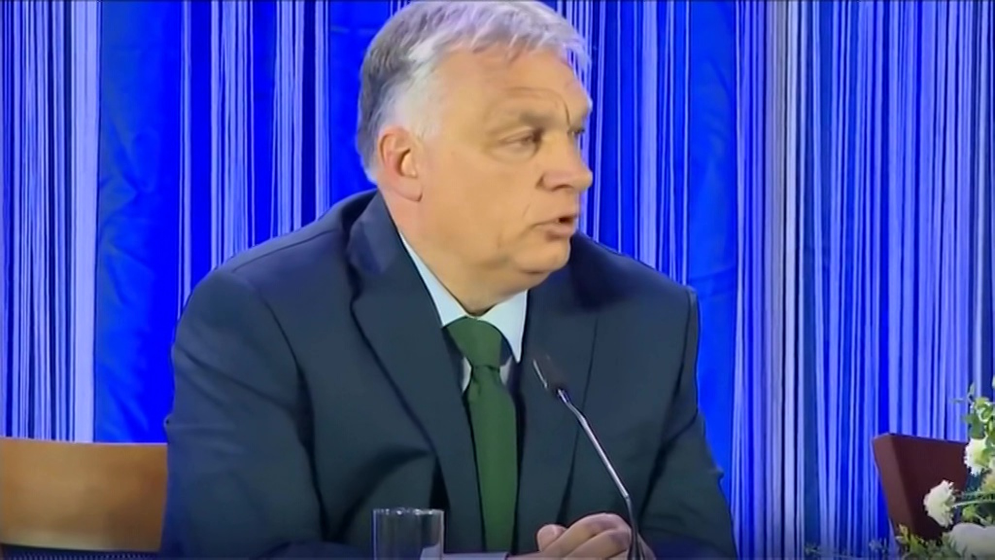 Партия Ле Пен может присоединиться к правой фракции "Патриоты для Европы"