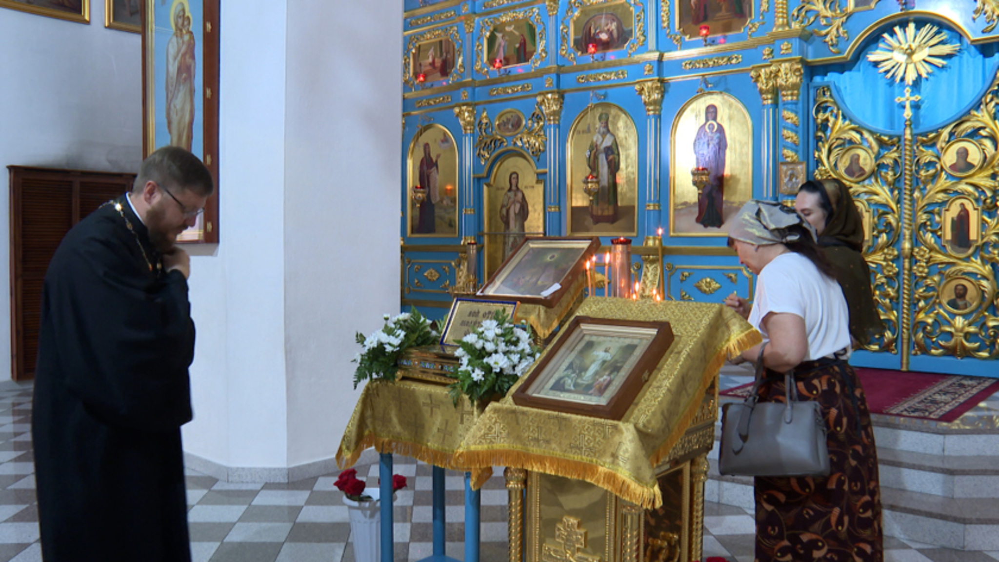 Благовещенцы помолились перед мощами святых семейных пар