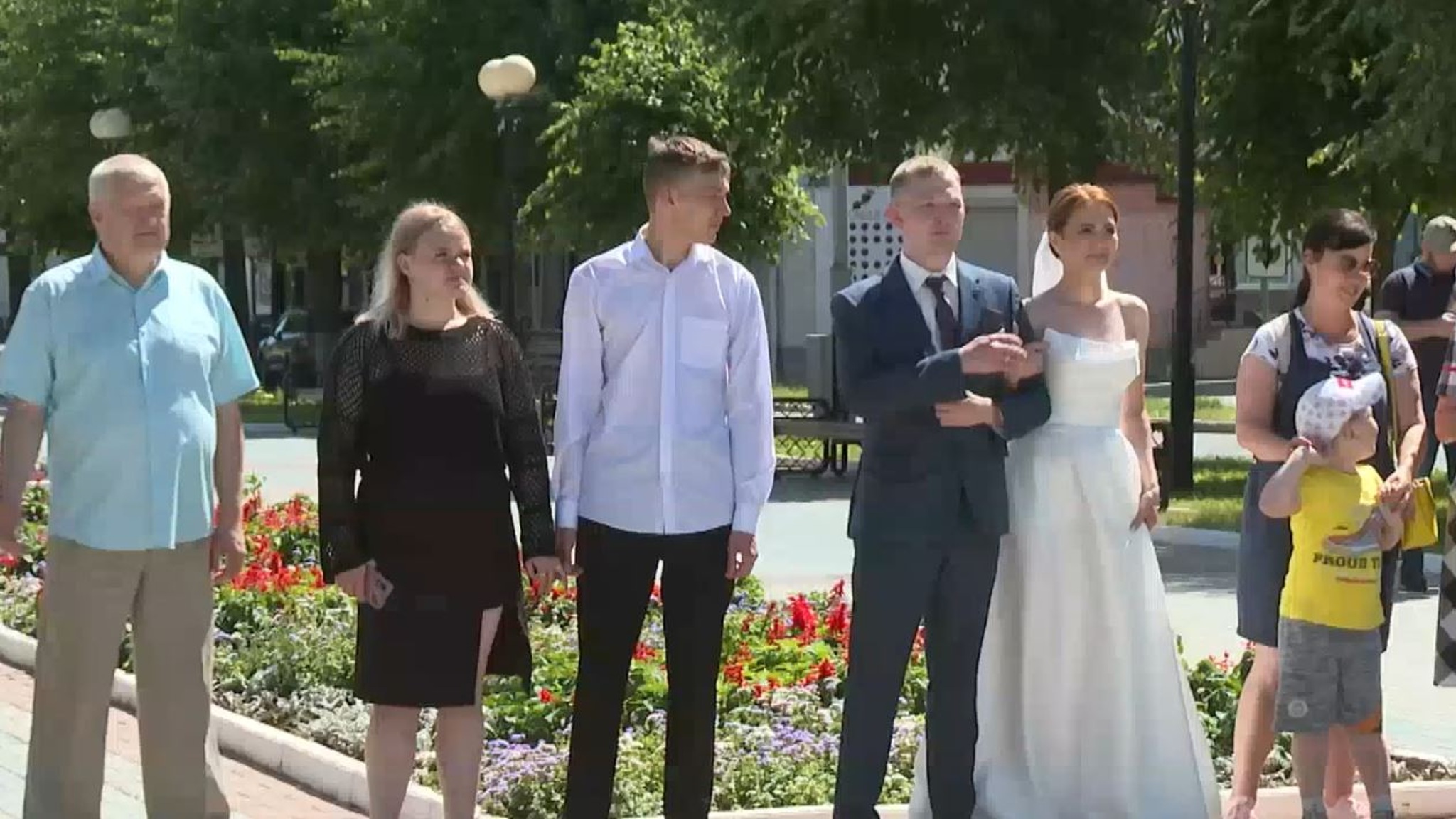 День семьи, любви и верности в Йошкар-Оле отметили концертами, ярмаркой и награждением супругов
