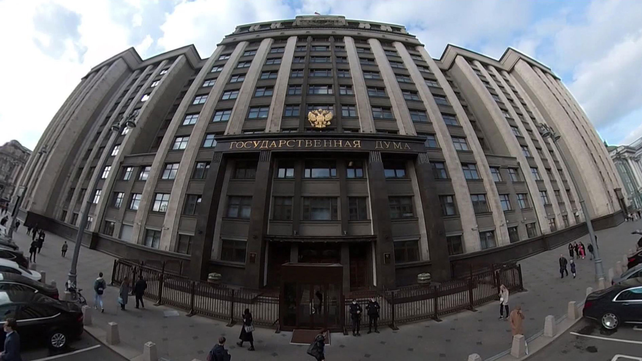 Два принятых Госдумой законопроекта направлены на одну цель – защиту семьи и детства