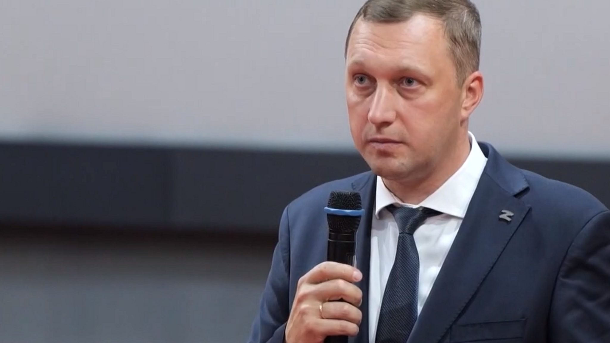 Роман Бусаргин провел встречу с жителями Калининского района