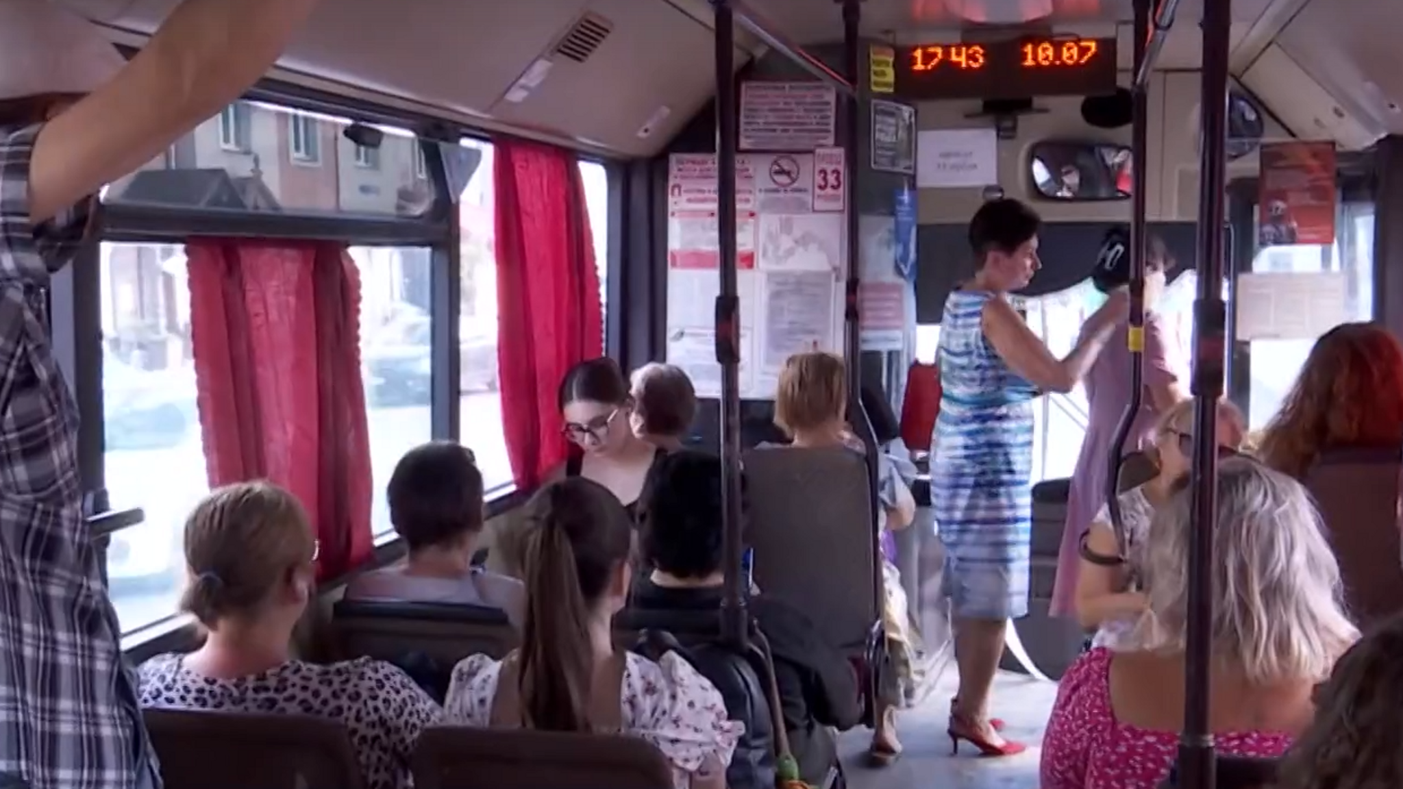 Перевозчики снова хотят повысить оплату за проезд, несмотря на отсутствие во многих автобусах комфортных для пассажиров условий