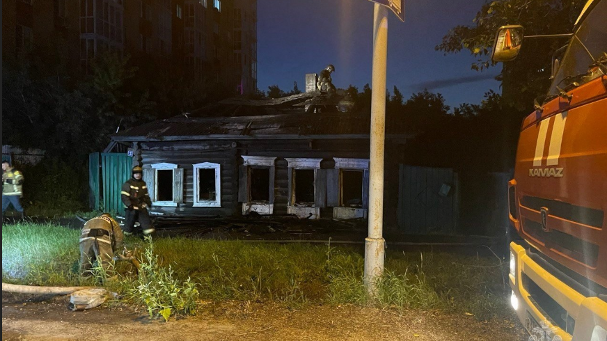 Пожар в частном доме унес жизни трех тюменцев