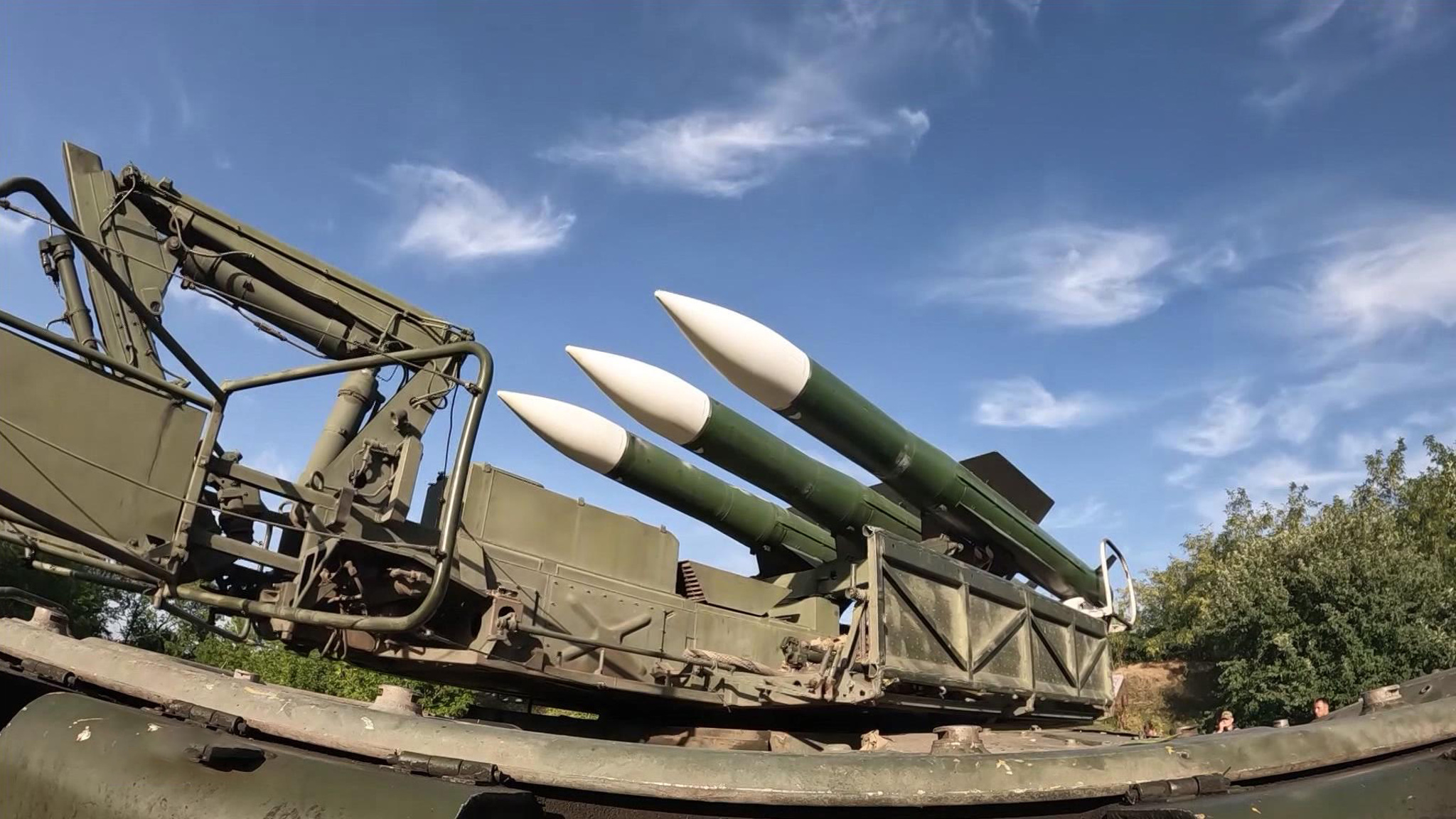Российские зенитчики сбивают рои украинских ракет