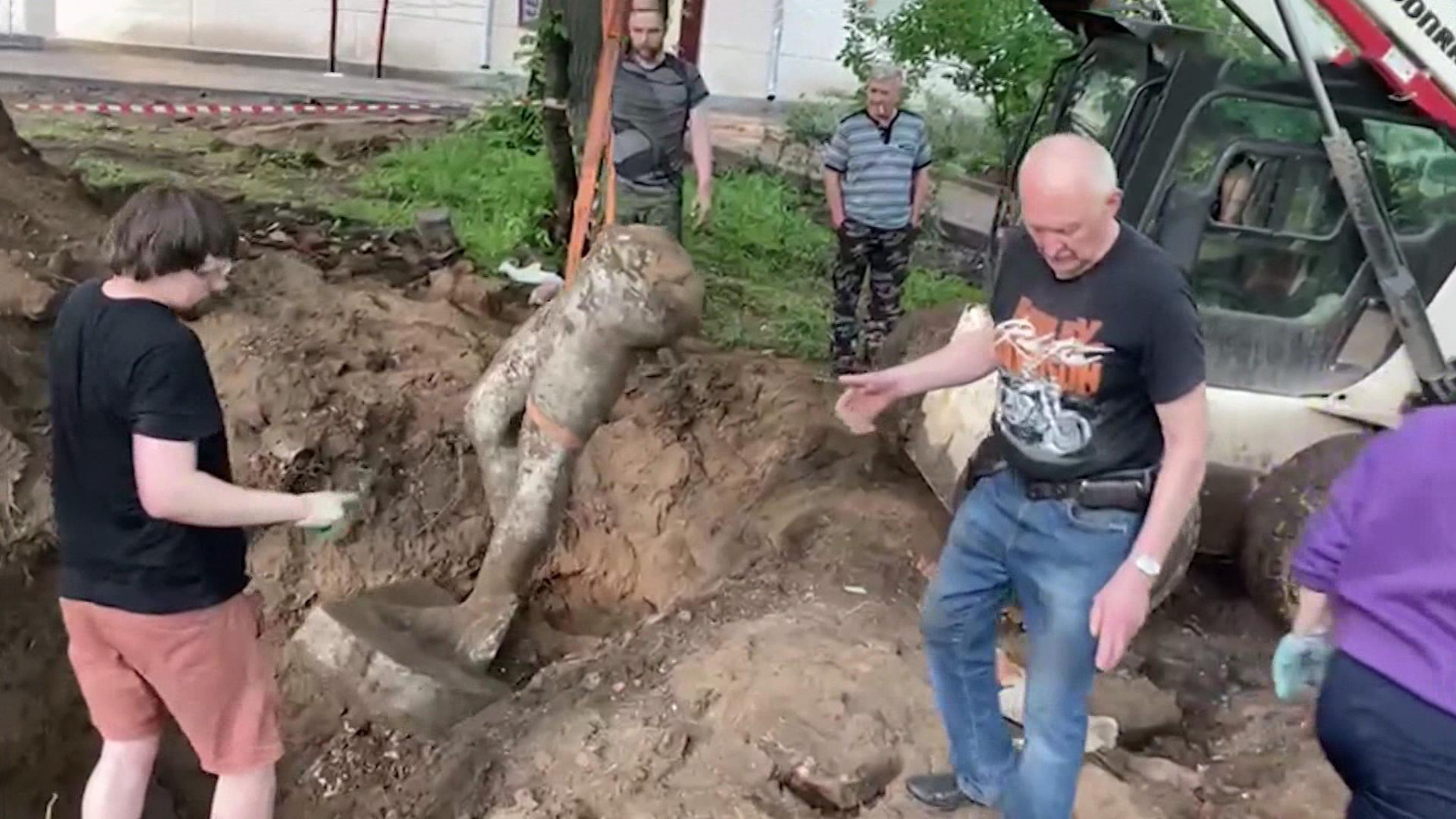 Пережившая войну скульптура может исчезнуть навсегда