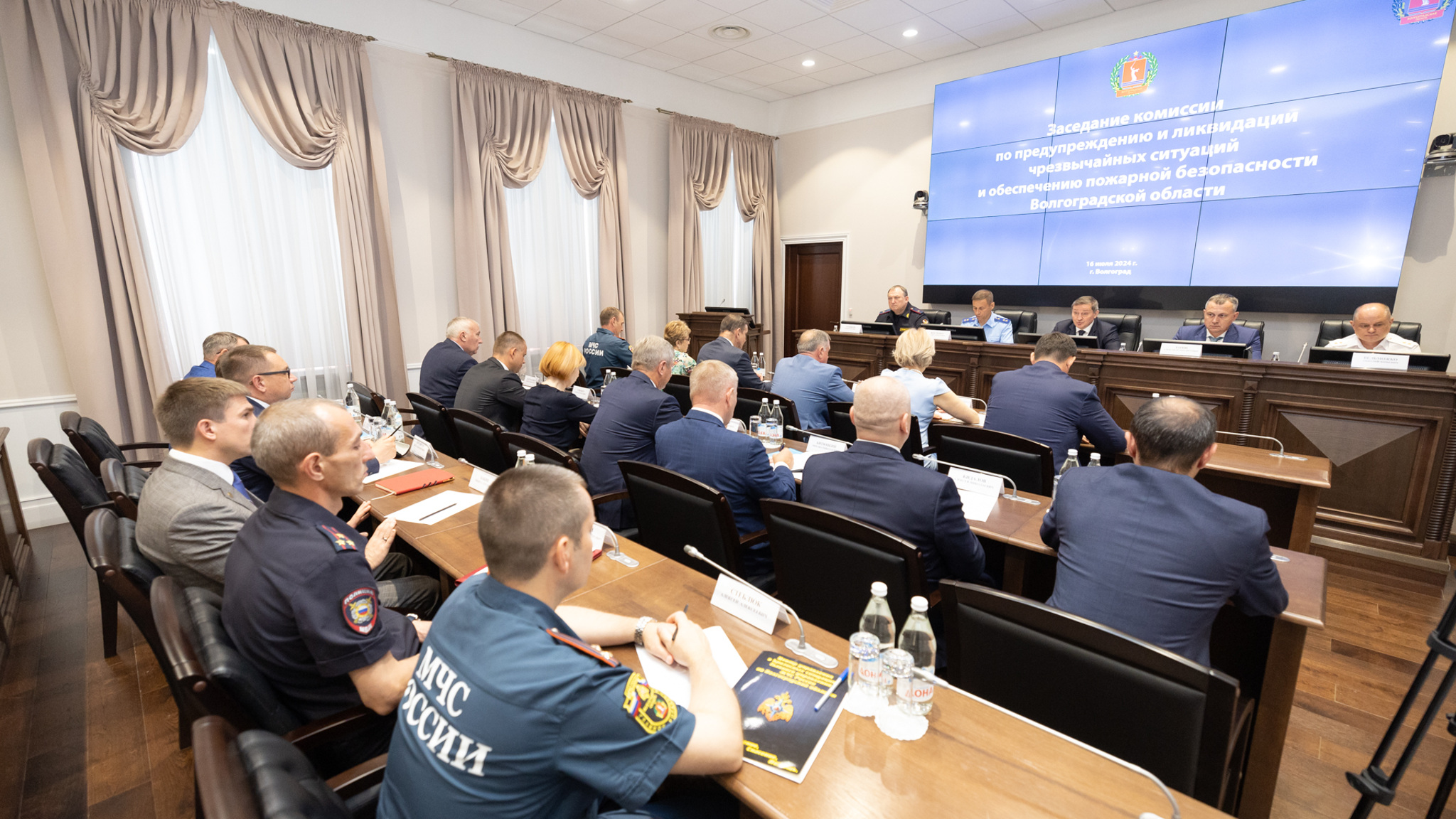 В Волгоградской области круглосуточно дежурит вертолет МЧС