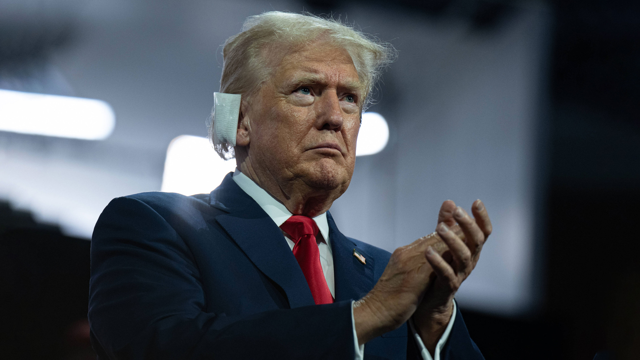 Через неделю после покушения Трамп опять собирает стадионы