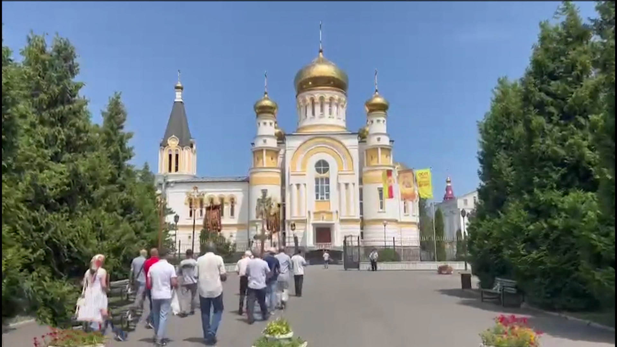Во Владикавказе состоялся крестный ход в память о святых царственных страстотерпцах