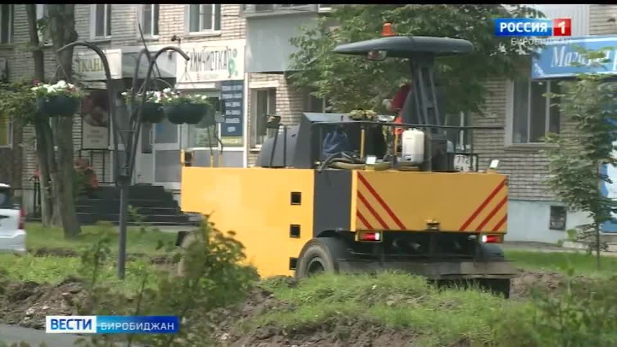 В областном центре ремонтируют тротуары, проезды во дворах
